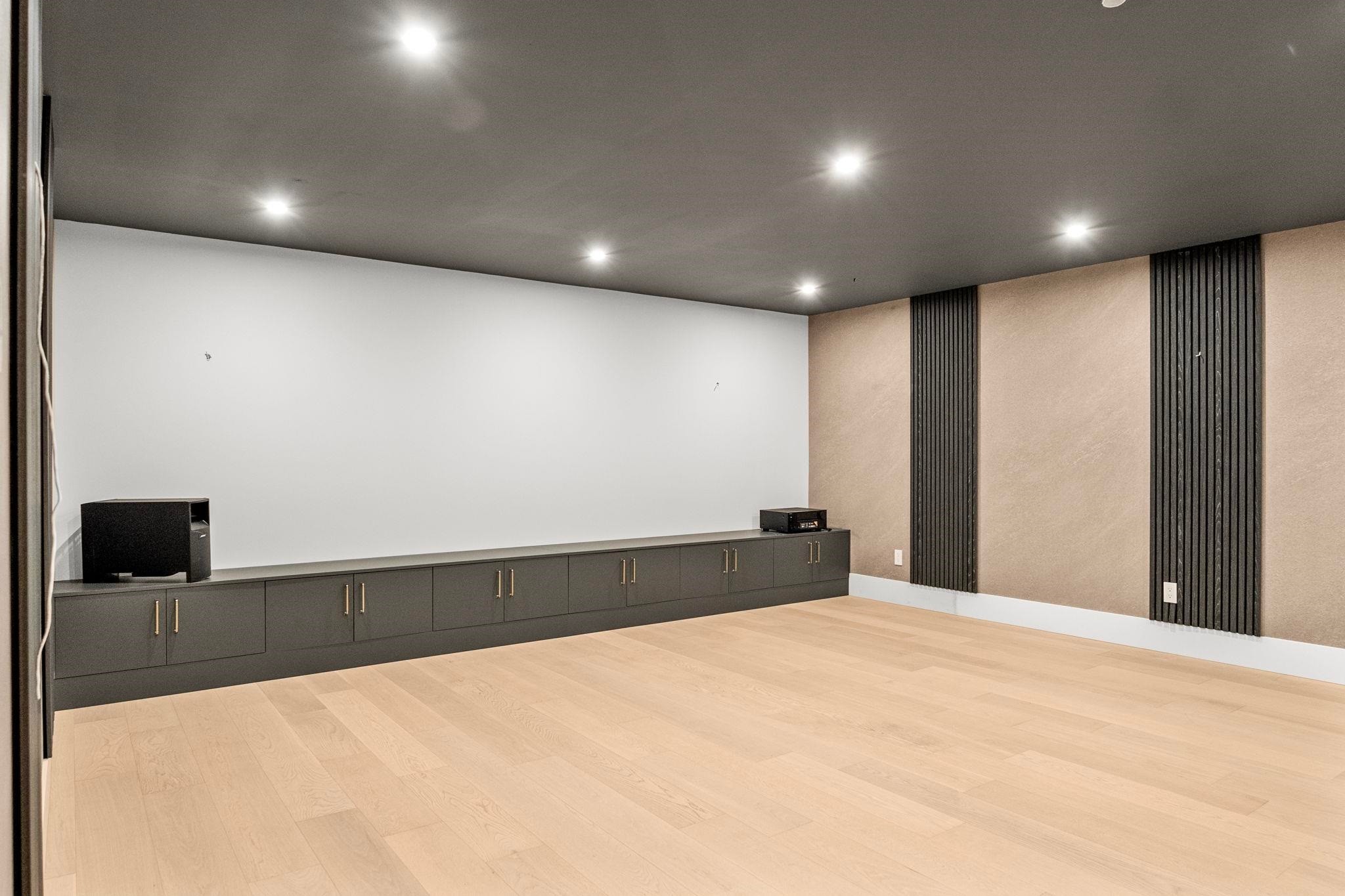 









7814


167a

Street,
Surrey,




BC
V4N 0L9

