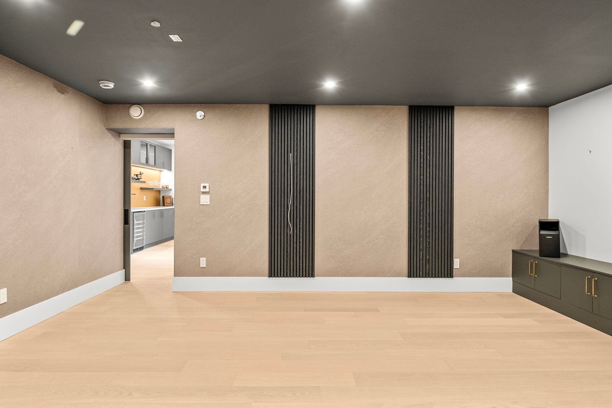 









7814


167a

Street,
Surrey,




BC
V4N 0L9

