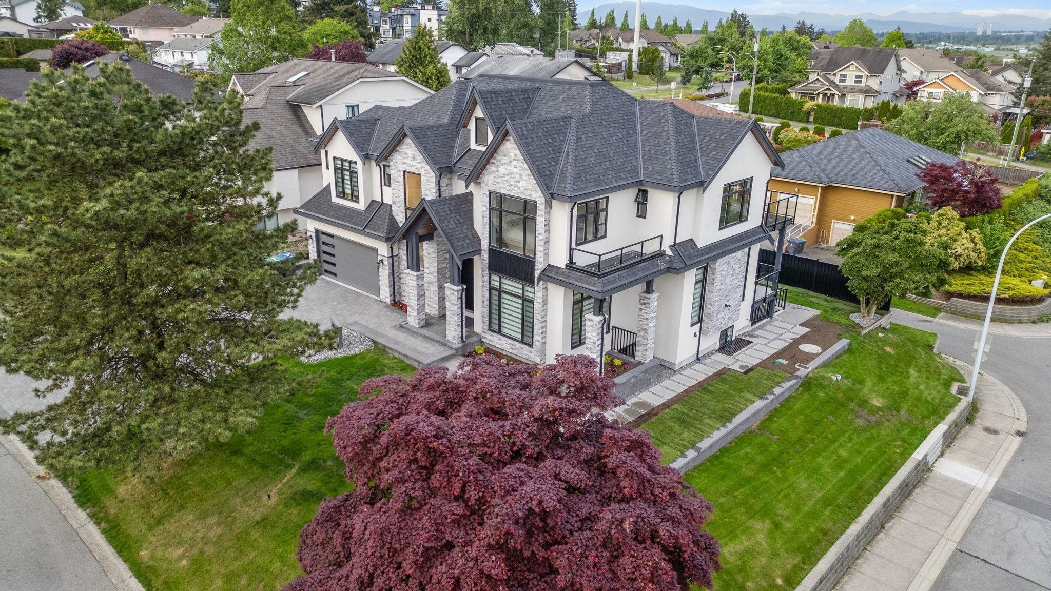 









7814


167a

Street,
Surrey,




BC
V4N 0L9

