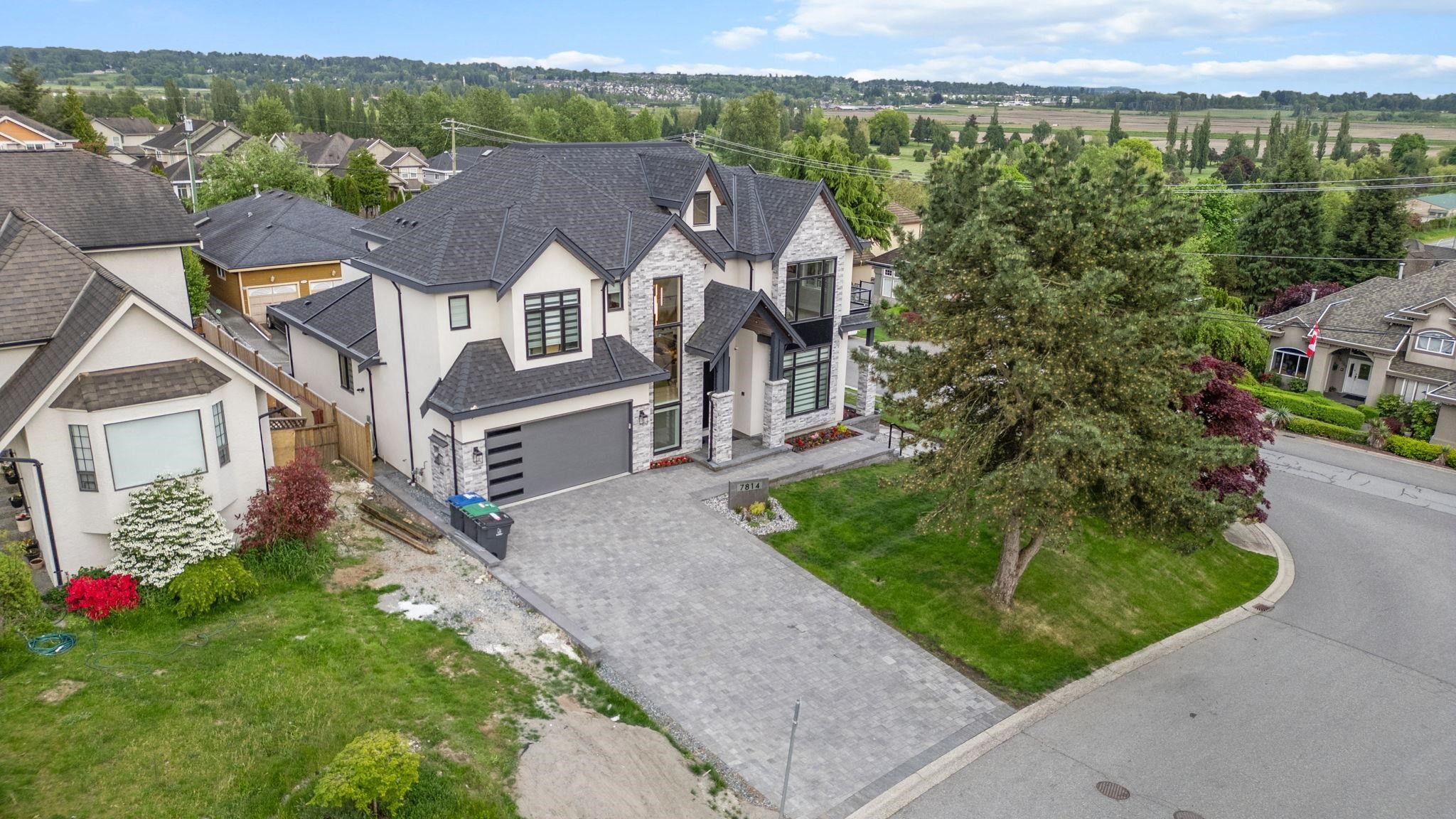 









7814


167a

Street,
Surrey,




BC
V4N 0L9

