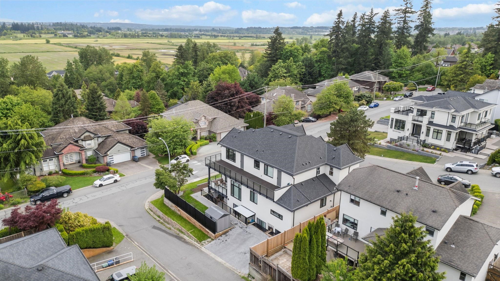 









7814


167a

Street,
Surrey,




BC
V4N 0L9

