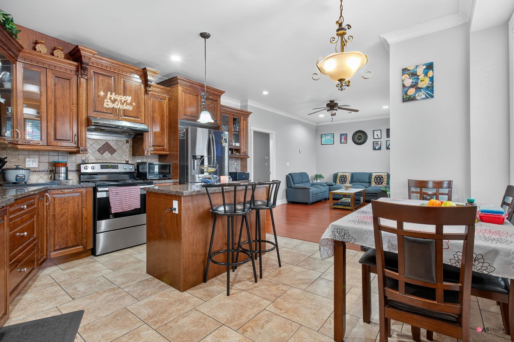 









6418


137a

Street,
Surrey,




BC
V3W 1S6

