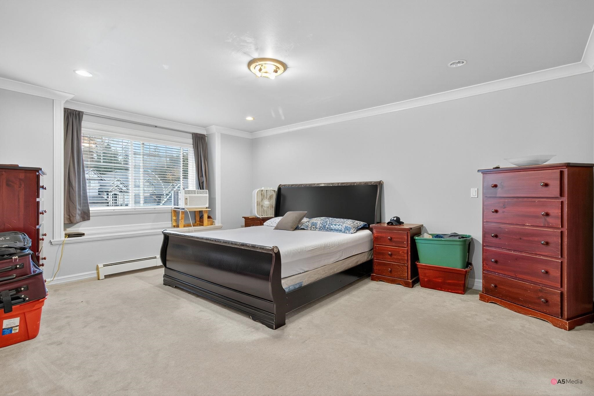 









6418


137a

Street,
Surrey,




BC
V3W 1S6

