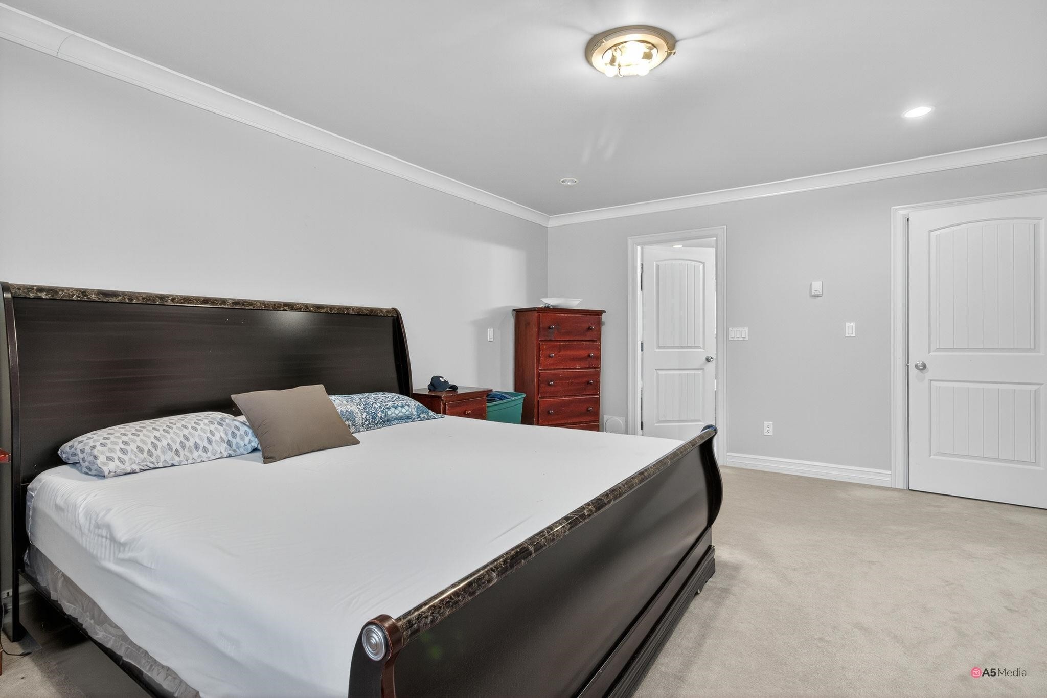 









6418


137a

Street,
Surrey,




BC
V3W 1S6

