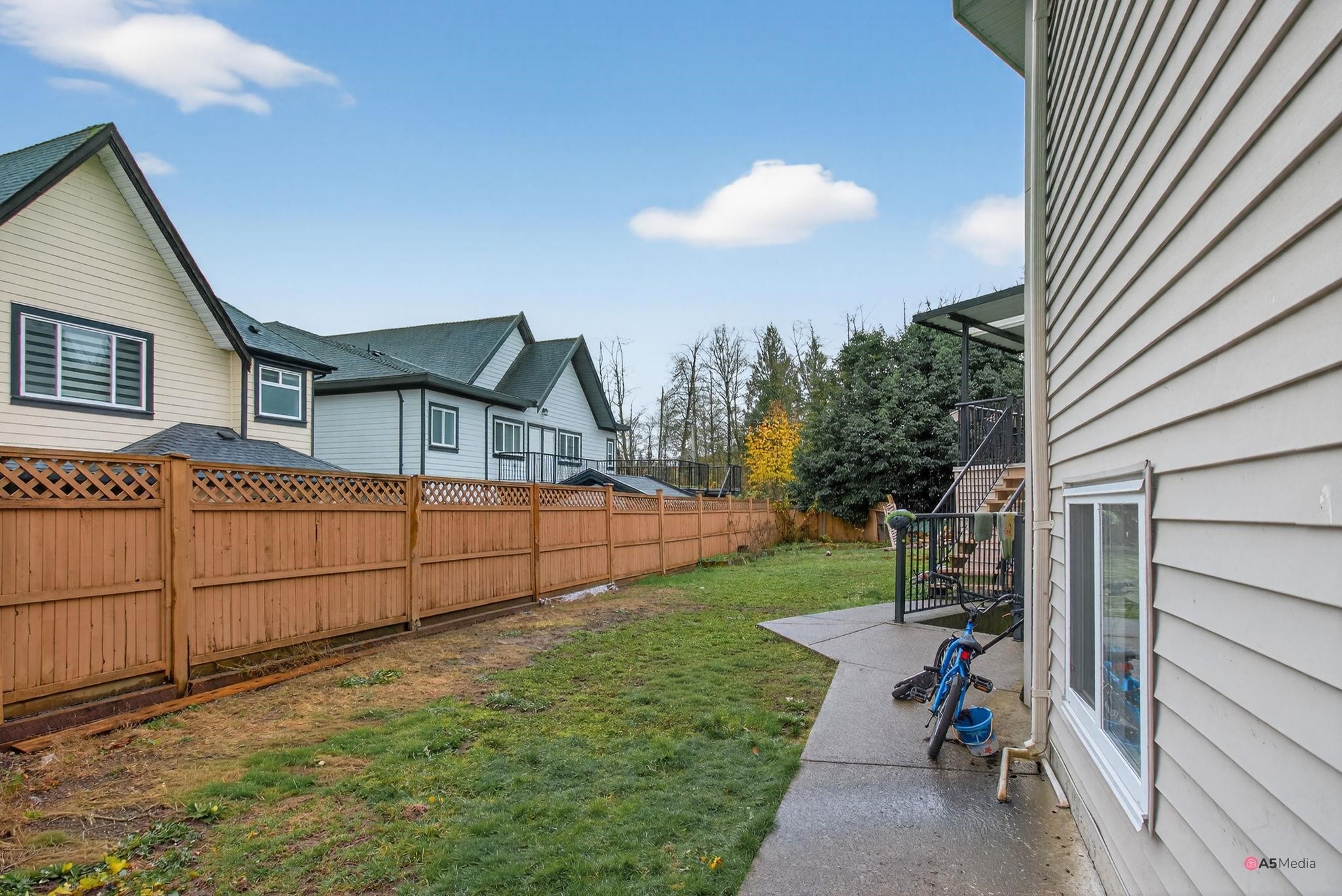 









6418


137a

Street,
Surrey,




BC
V3W 1S6

