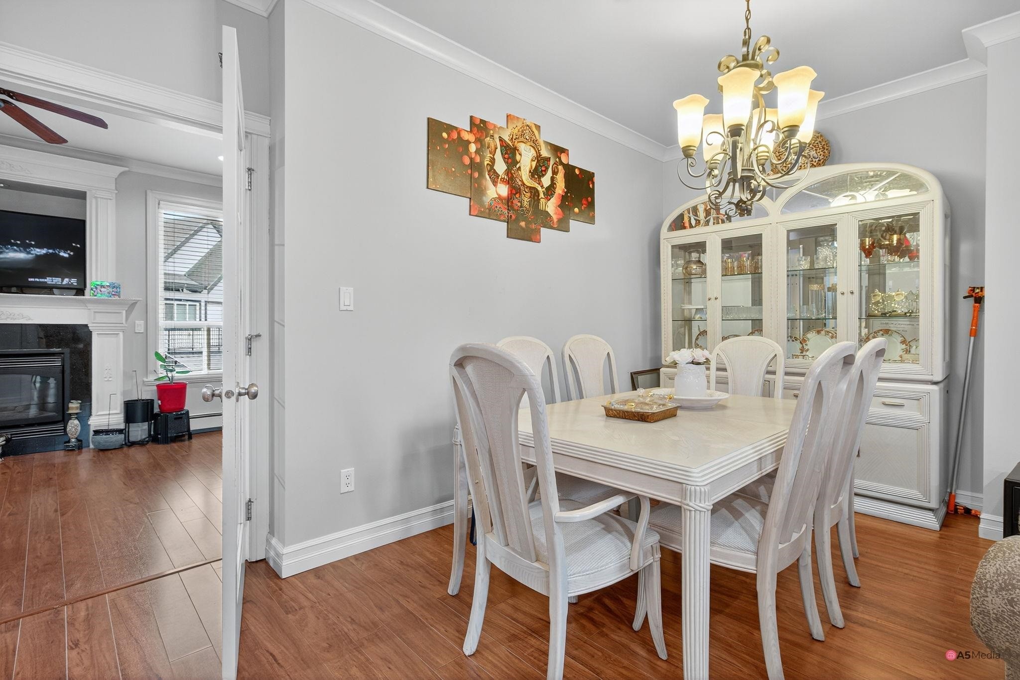 









6418


137a

Street,
Surrey,




BC
V3W 1S6

