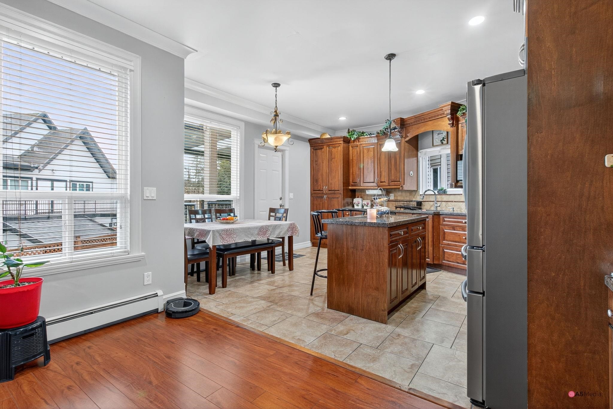 









6418


137a

Street,
Surrey,




BC
V3W 1S6

