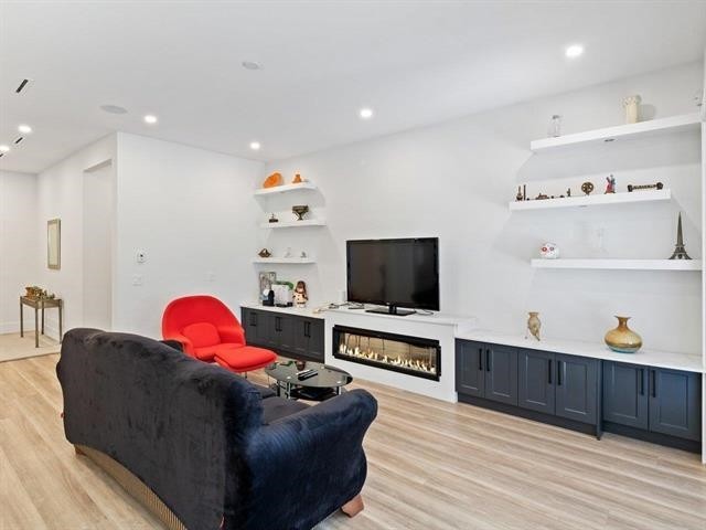 









17030


79a

Avenue,
Surrey,




BC
V4N 0C6

