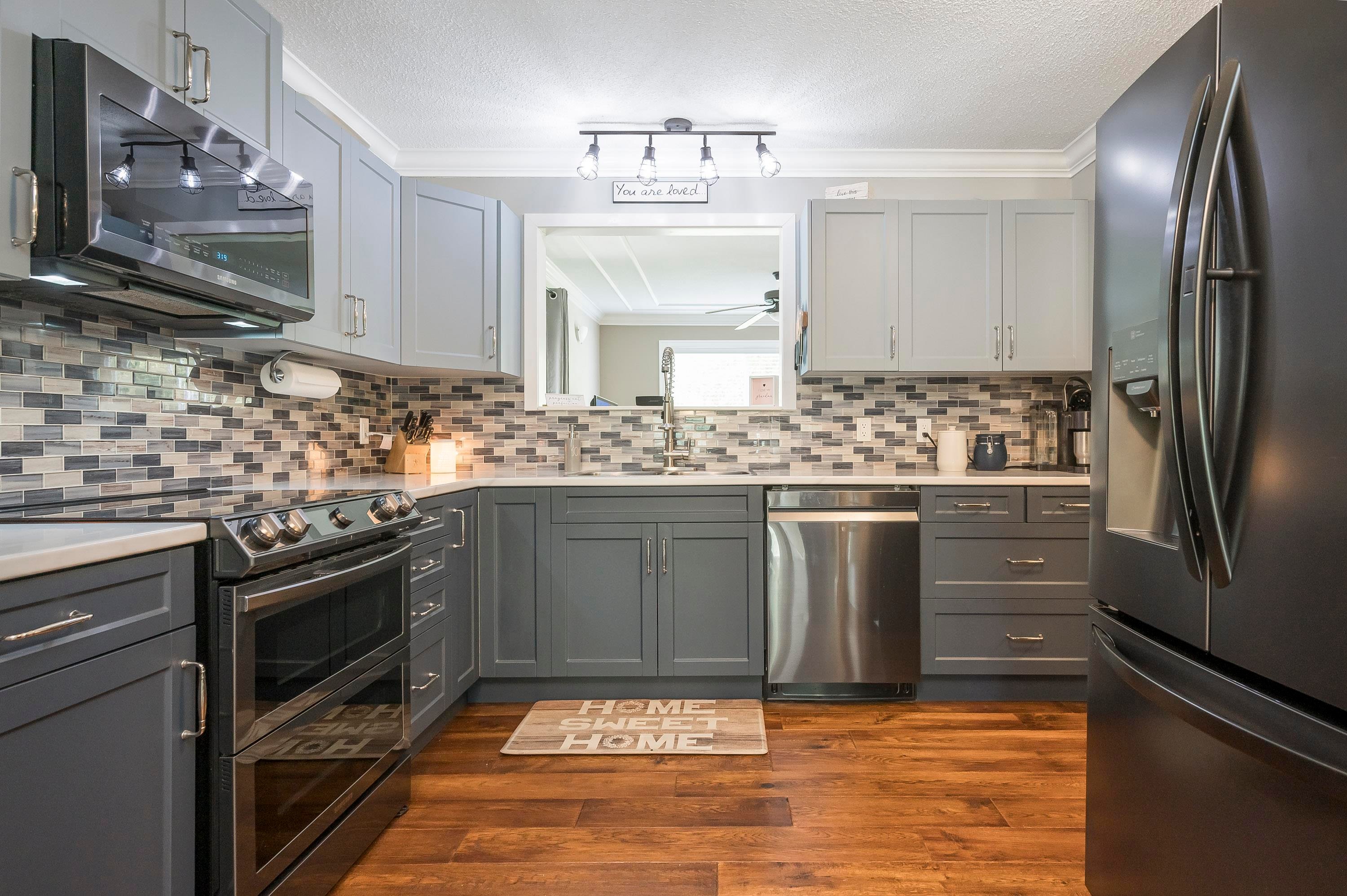 









25035


10

Avenue,
Langley,




BC
V4W 2S7

