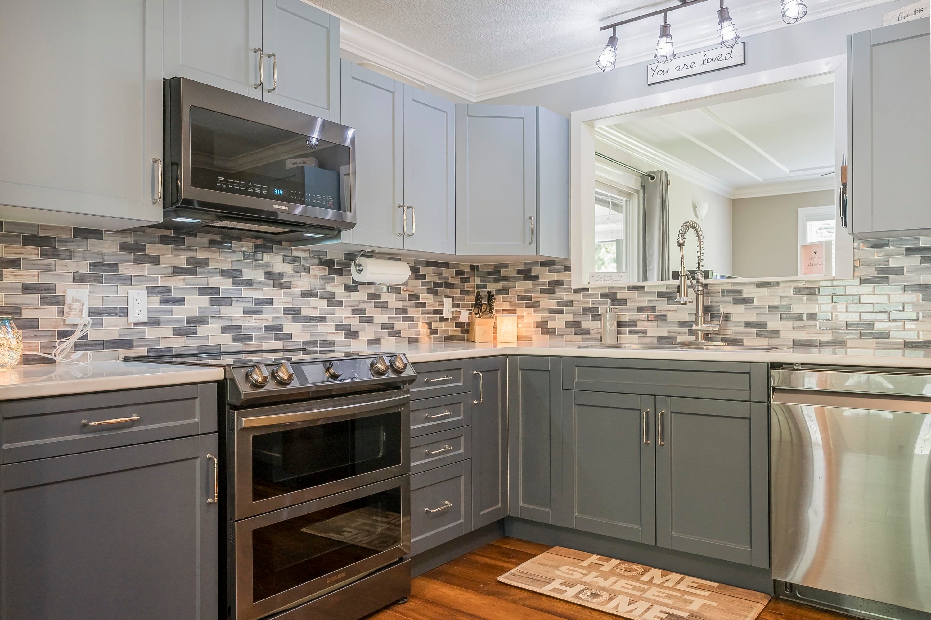 









25035


10

Avenue,
Langley,




BC
V4W 2S7

