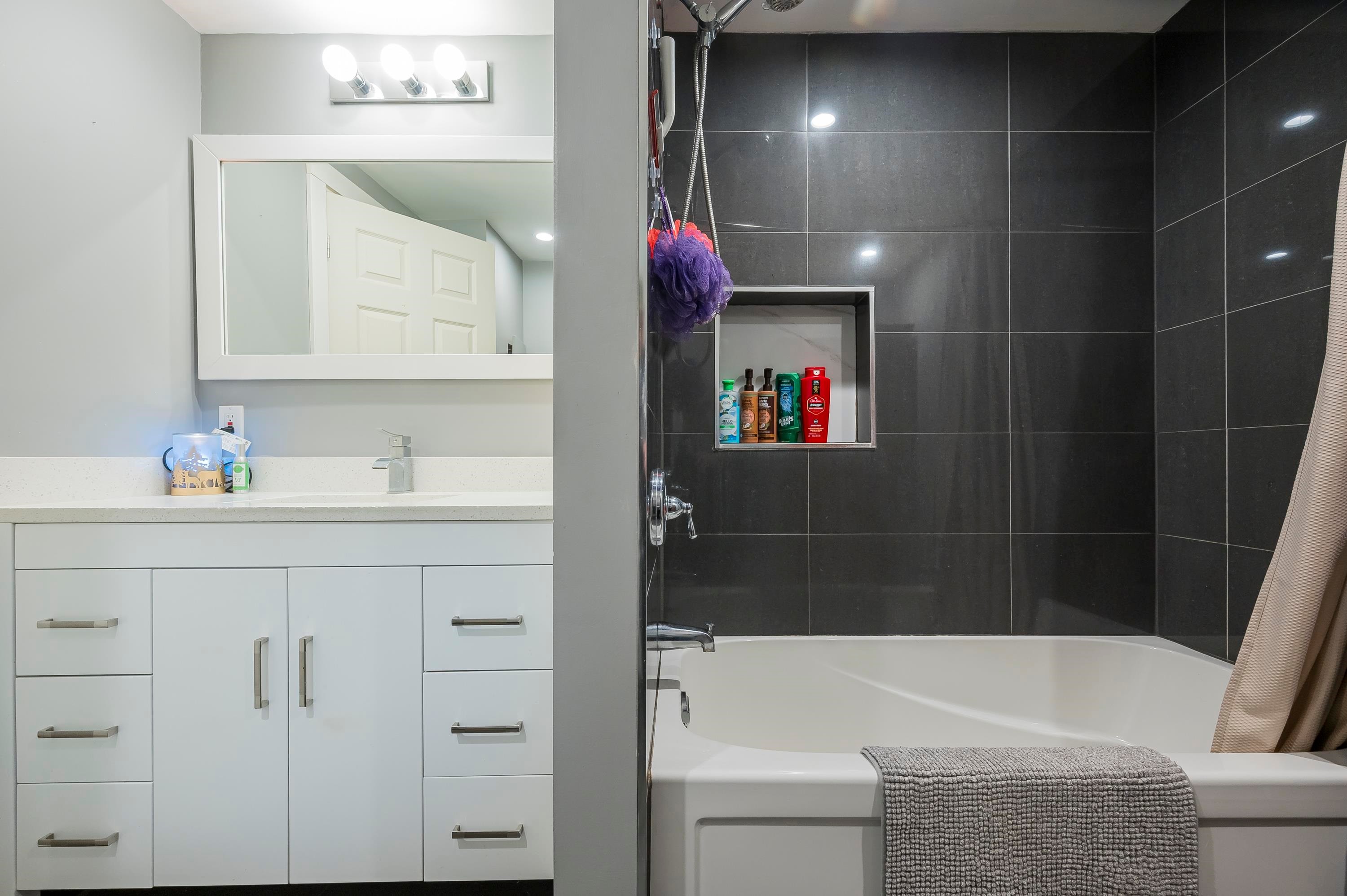 









25035


10

Avenue,
Langley,




BC
V4W 2S7

