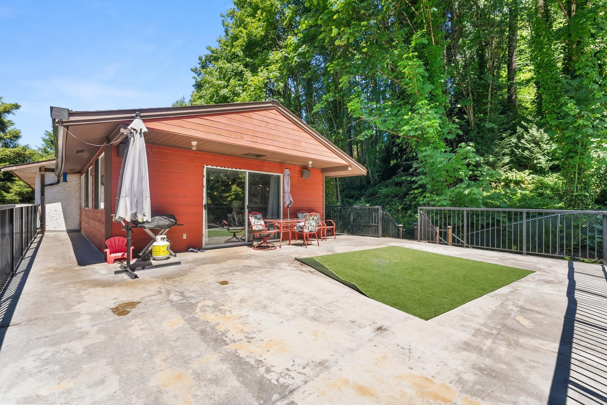 









194


Clovermeadow

Crescent,
Langley,




BC
V2Z 2R1

