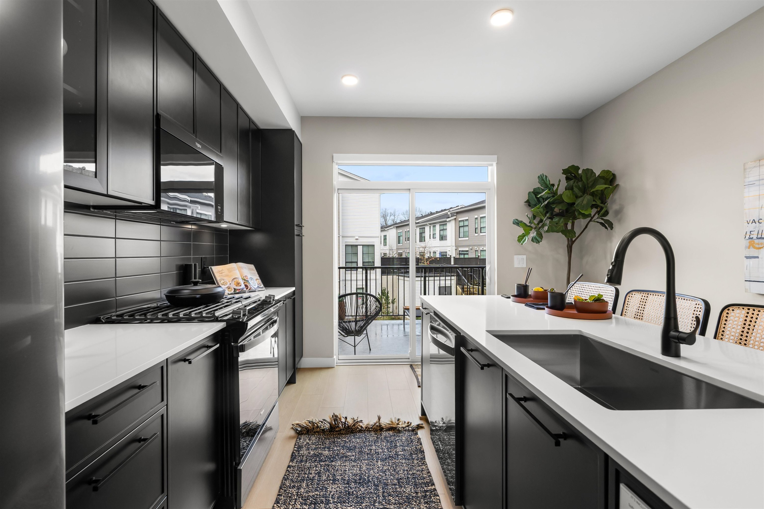 









2886


Montrose

Avenue, 8,
Abbotsford,




BC
V2S 0N7

