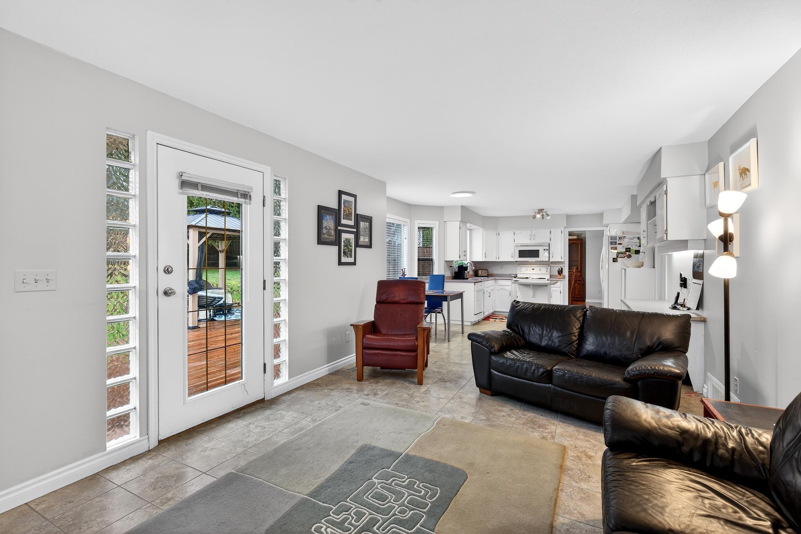 









885


165

Street,
Surrey,




BC
V4A 9C1

