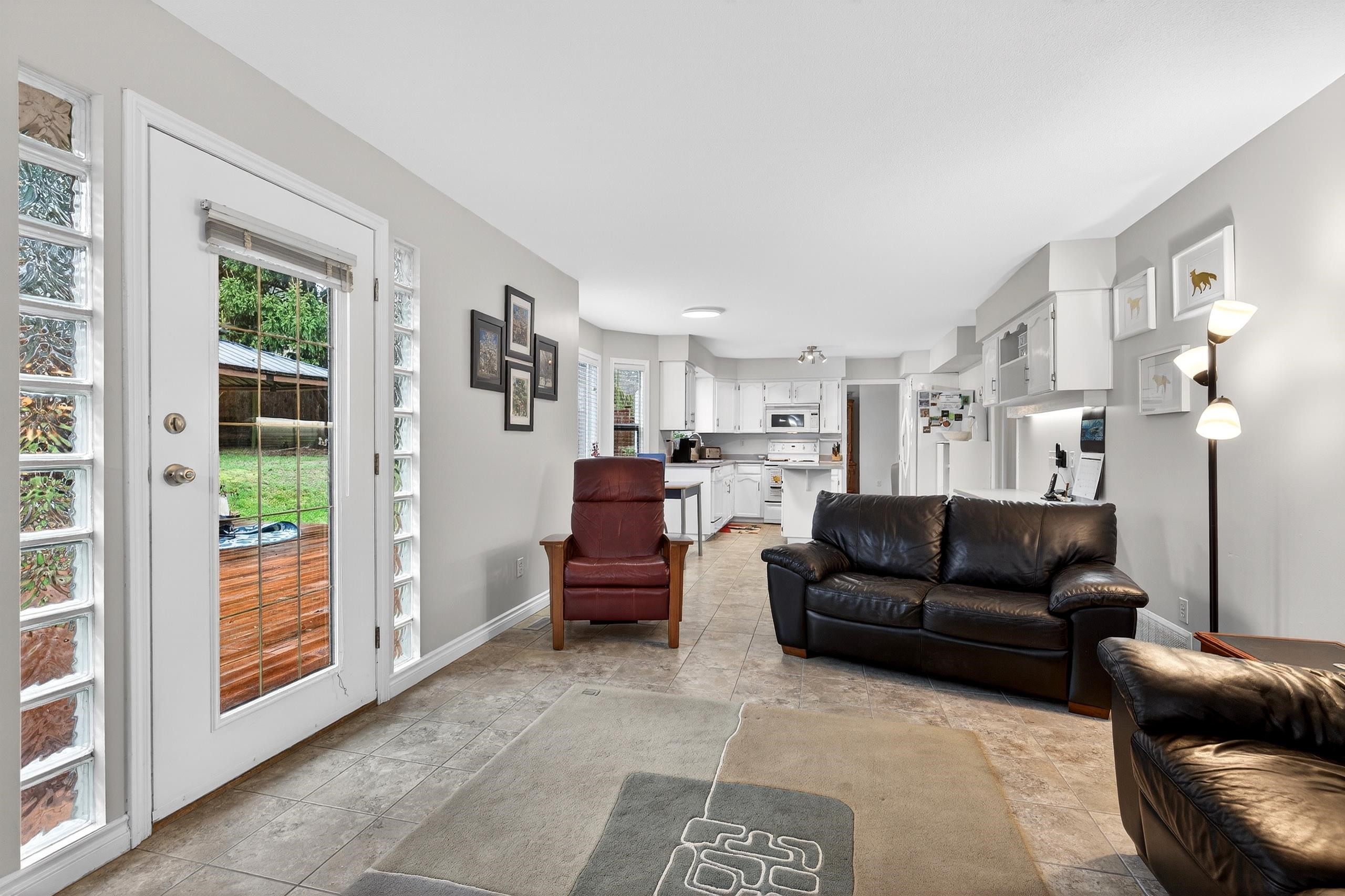 









885


165

Street,
Surrey,




BC
V4A 9C1

