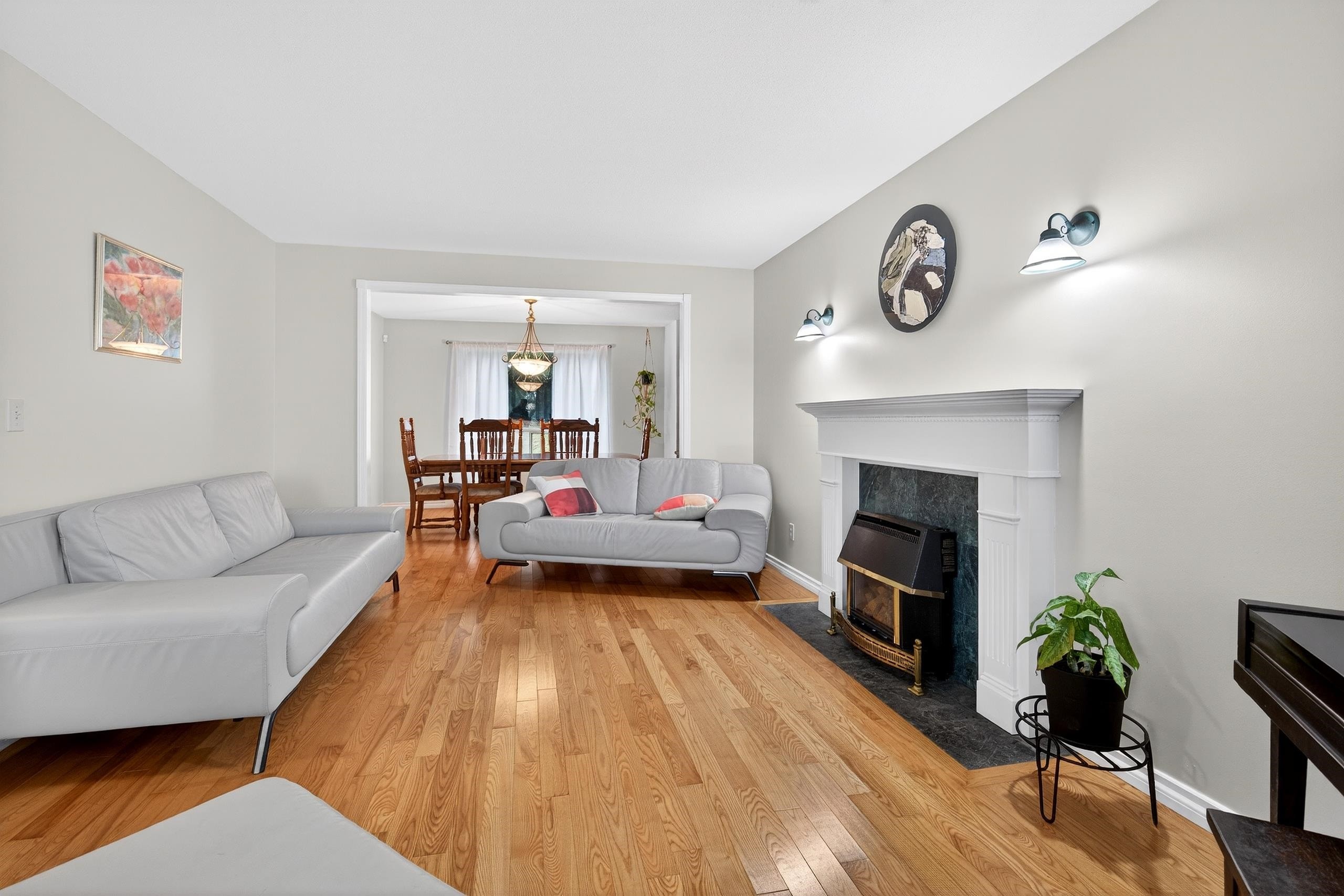 









885


165

Street,
Surrey,




BC
V4A 9C1

