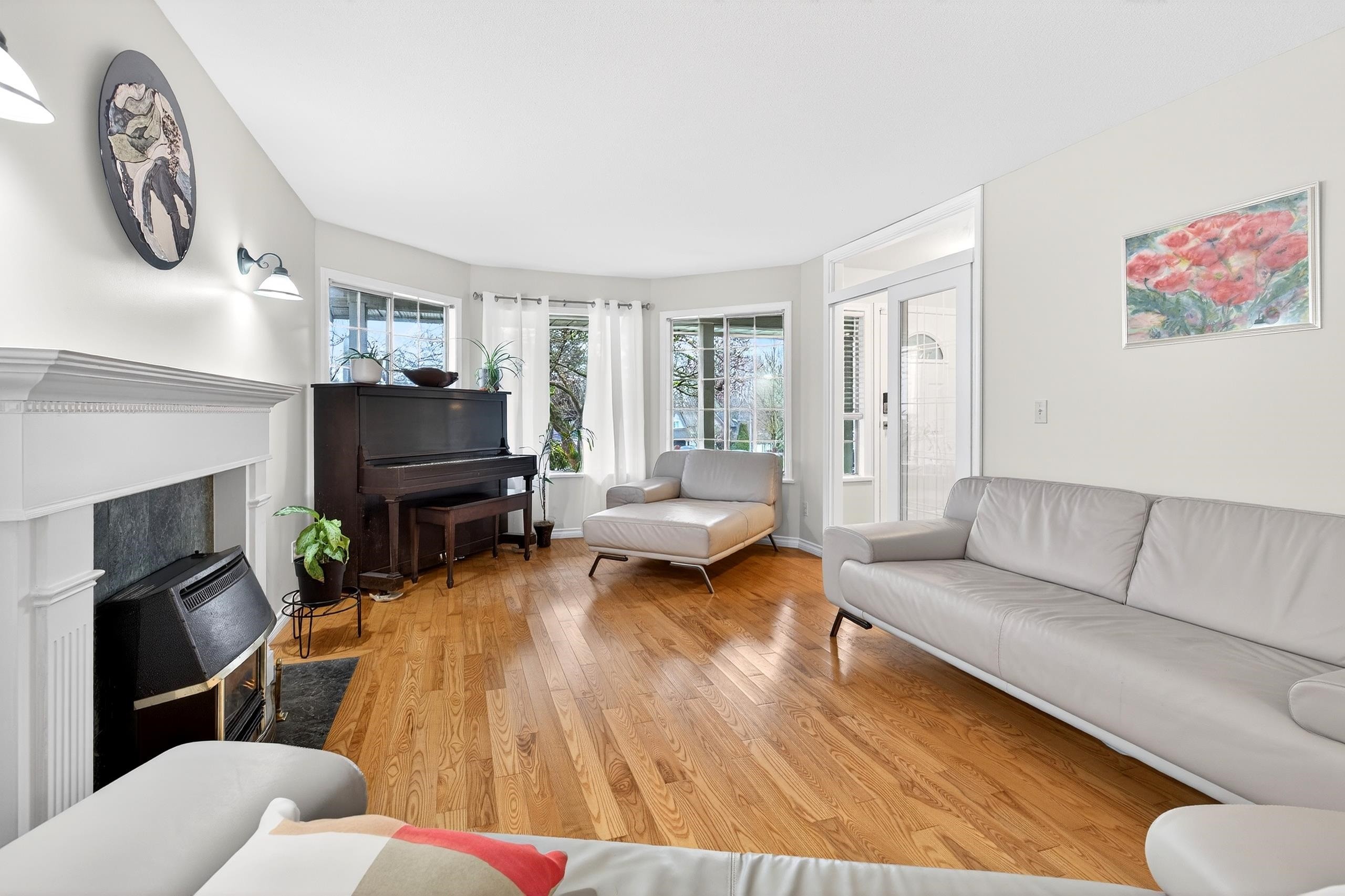 









885


165

Street,
Surrey,




BC
V4A 9C1

