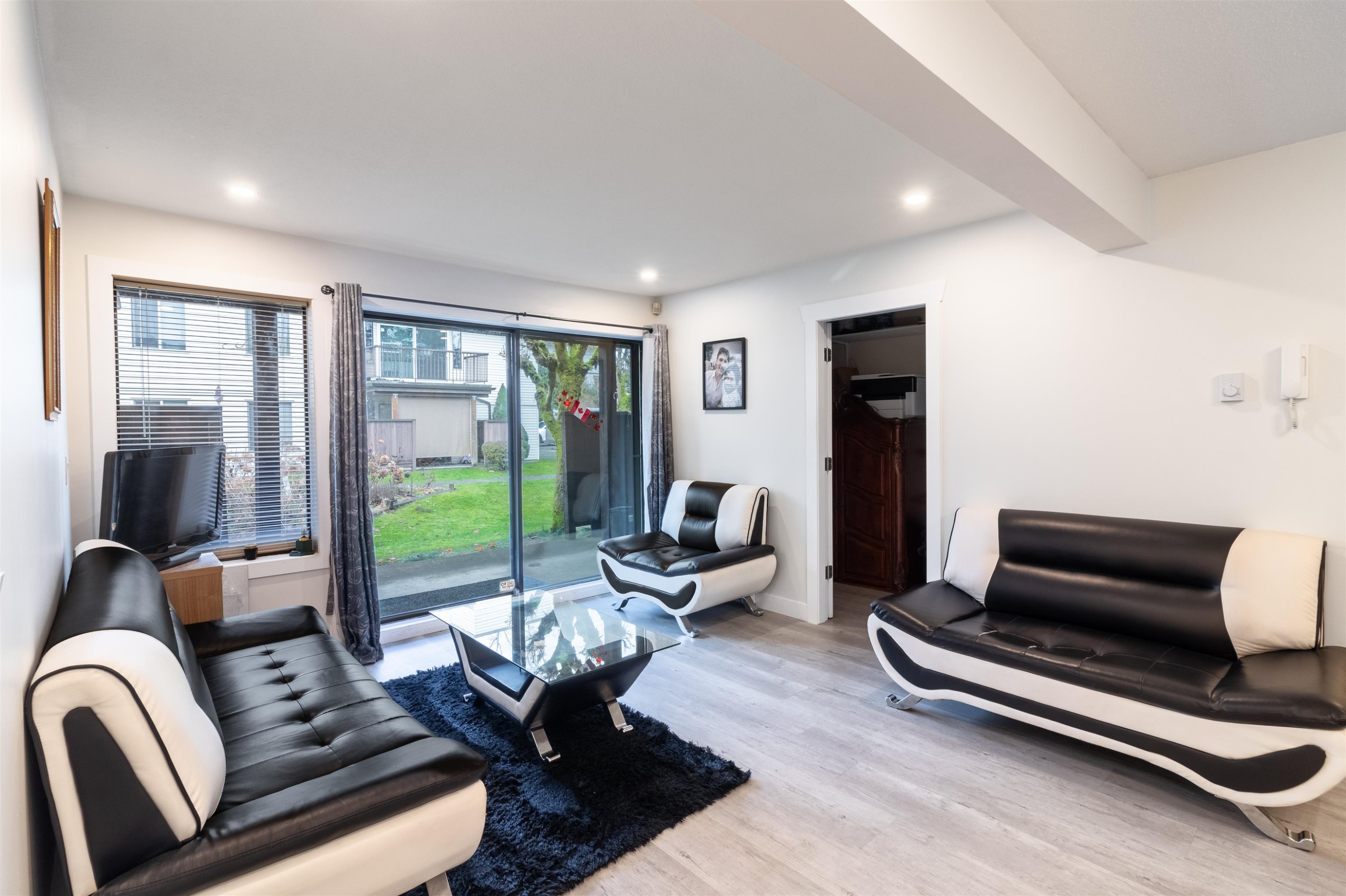 









7115


134

Street, 12,
Surrey,




BC
V3W 4T1

