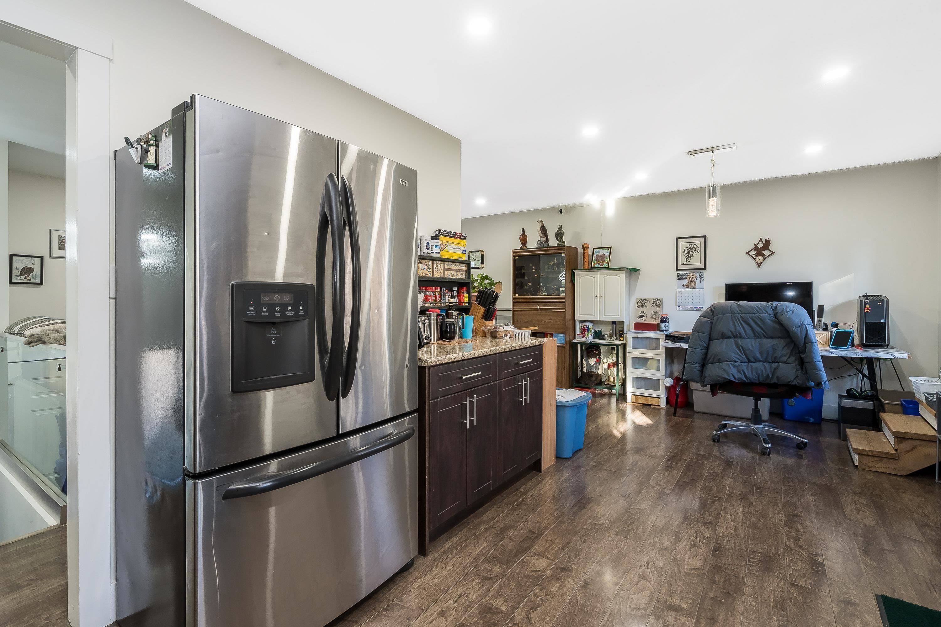 









7902


Heron

Street,
Mission,




BC
V2V 6A1

