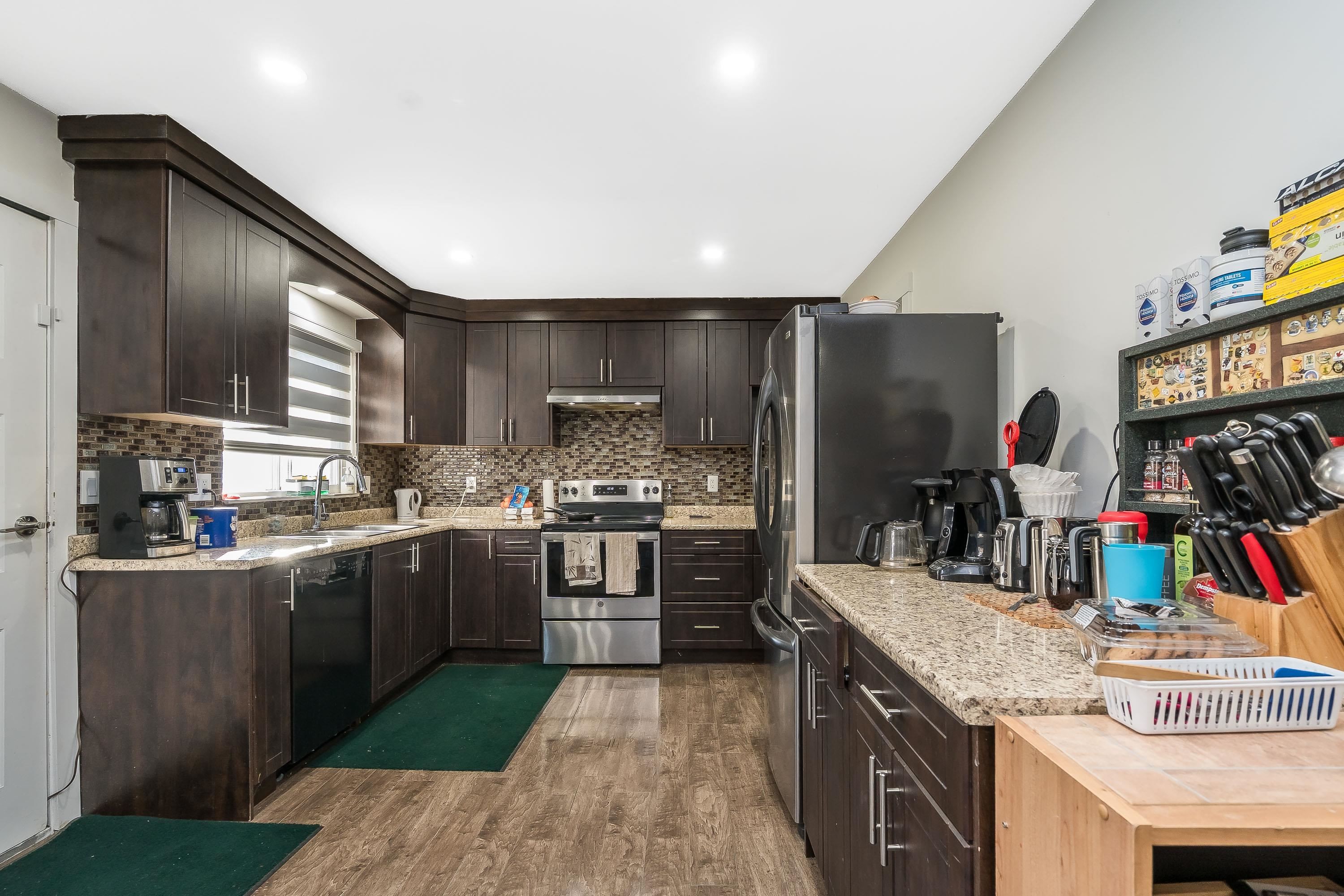 









7902


Heron

Street,
Mission,




BC
V2V 6A1

