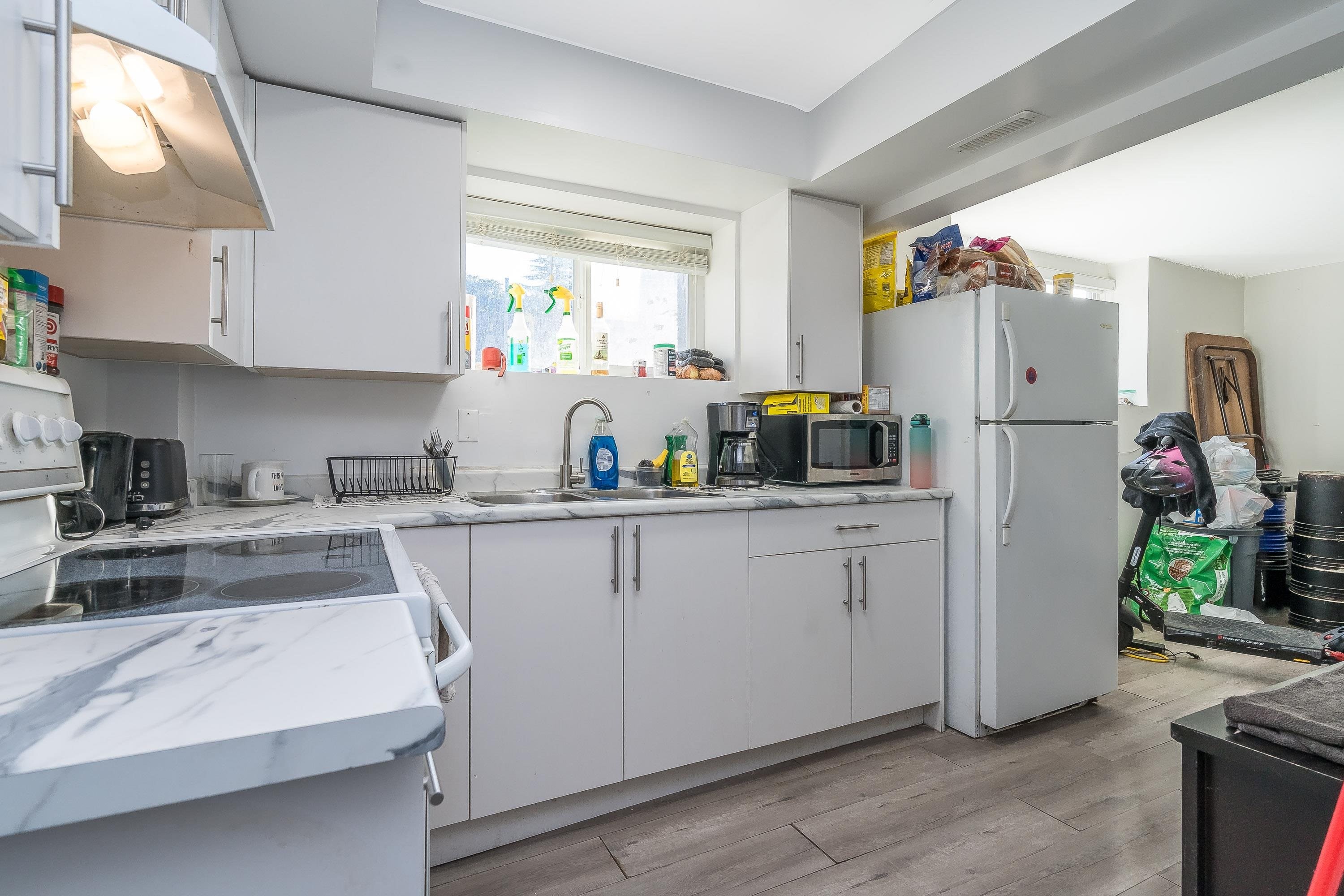









7902


Heron

Street,
Mission,




BC
V2V 6A1

