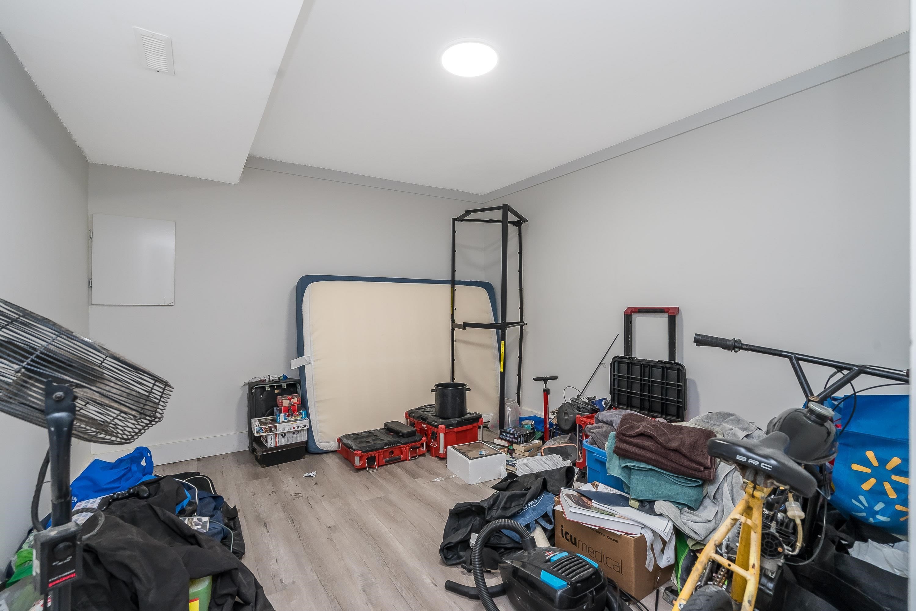 









7902


Heron

Street,
Mission,




BC
V2V 6A1

