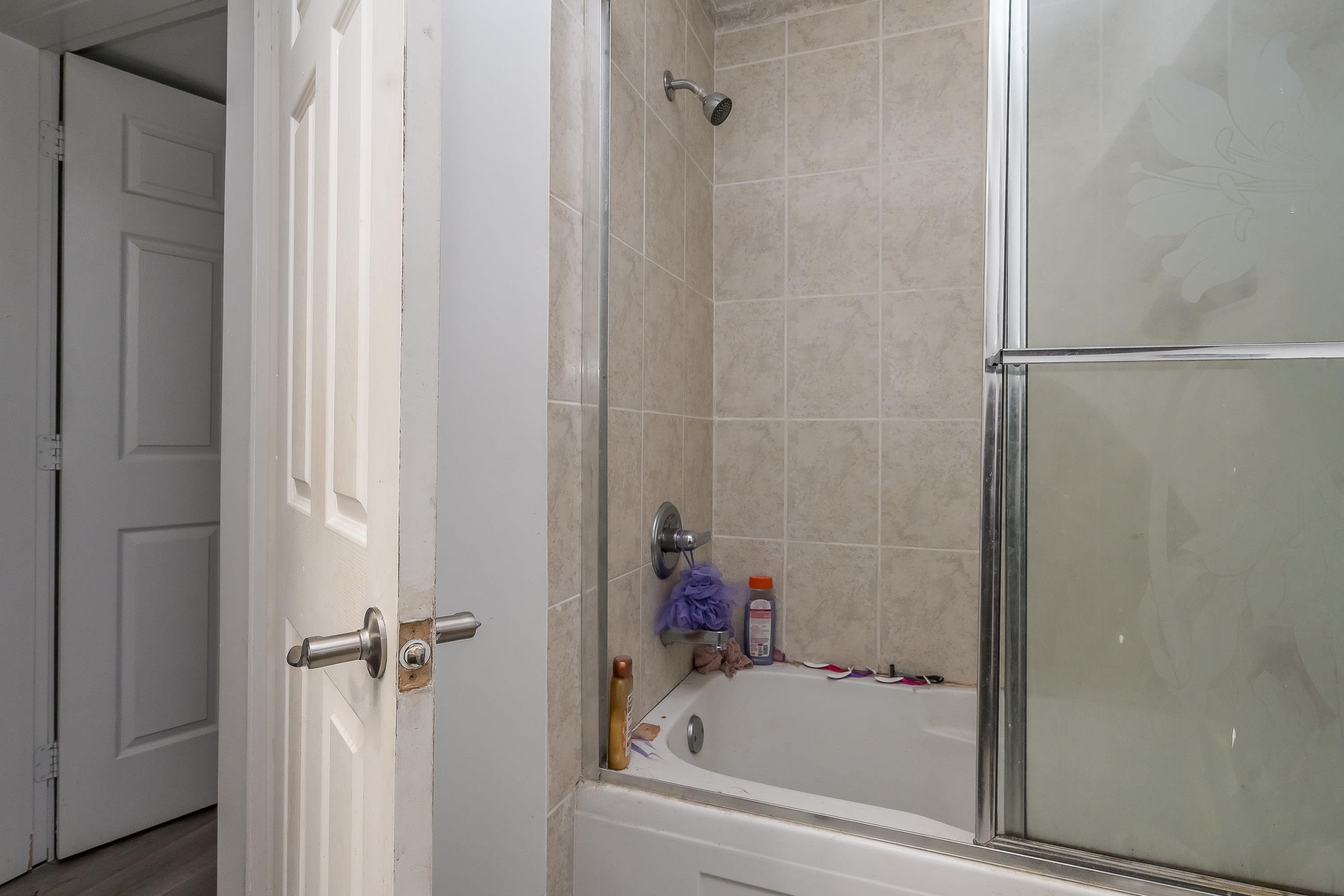 









7902


Heron

Street,
Mission,




BC
V2V 6A1


