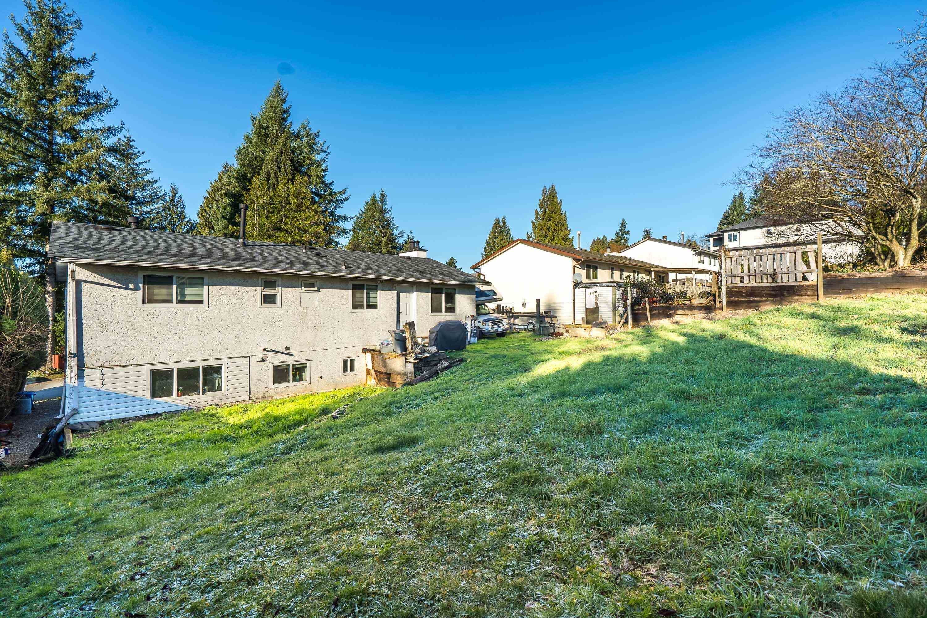 









7902


Heron

Street,
Mission,




BC
V2V 6A1

