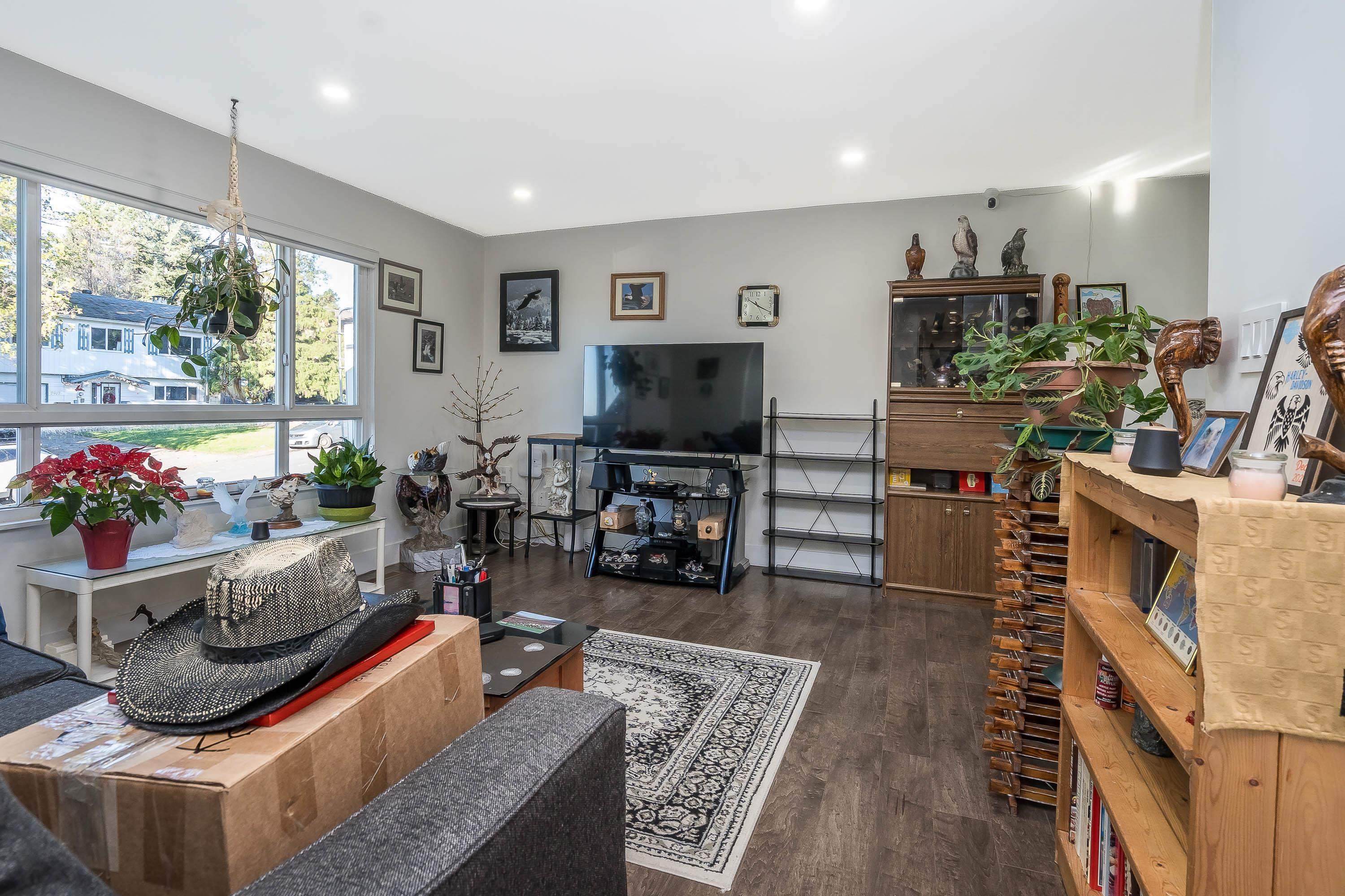 









7902


Heron

Street,
Mission,




BC
V2V 6A1

