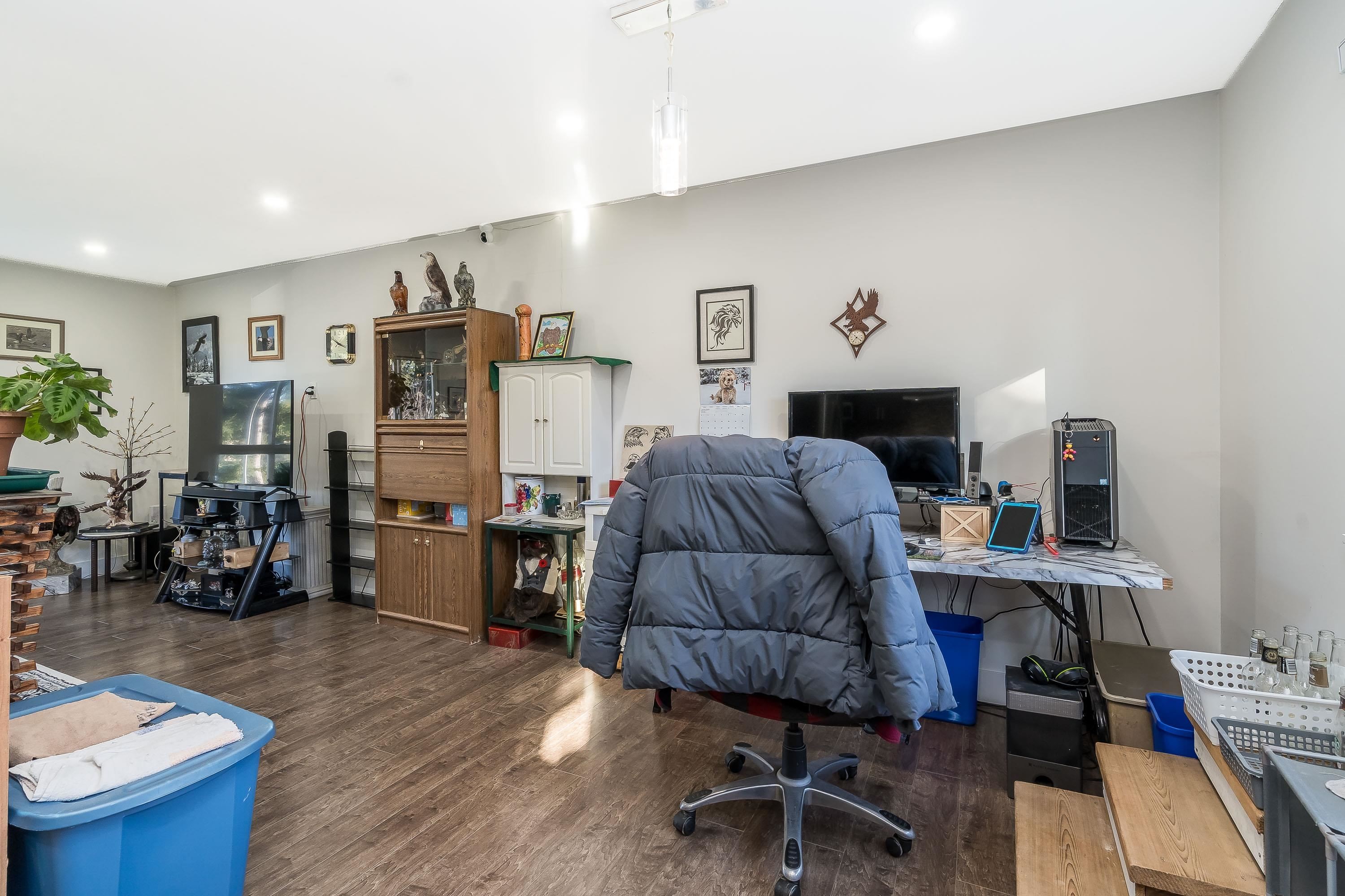 









7902


Heron

Street,
Mission,




BC
V2V 6A1


