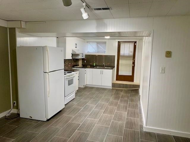 









2075


Willow

Street,
Abbotsford,




BC
V2S 3X1

