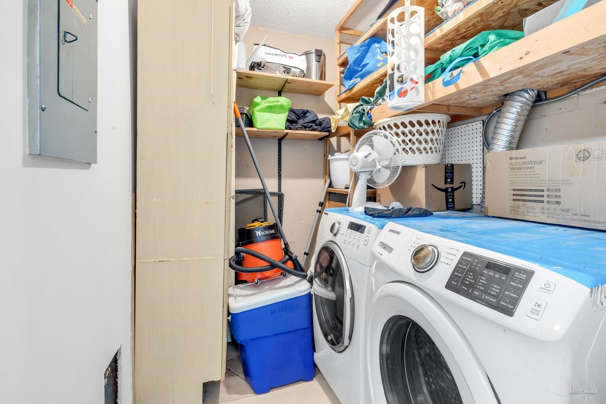 









9955


140

Street, 56,
Surrey,




BC
V3T 4M4


