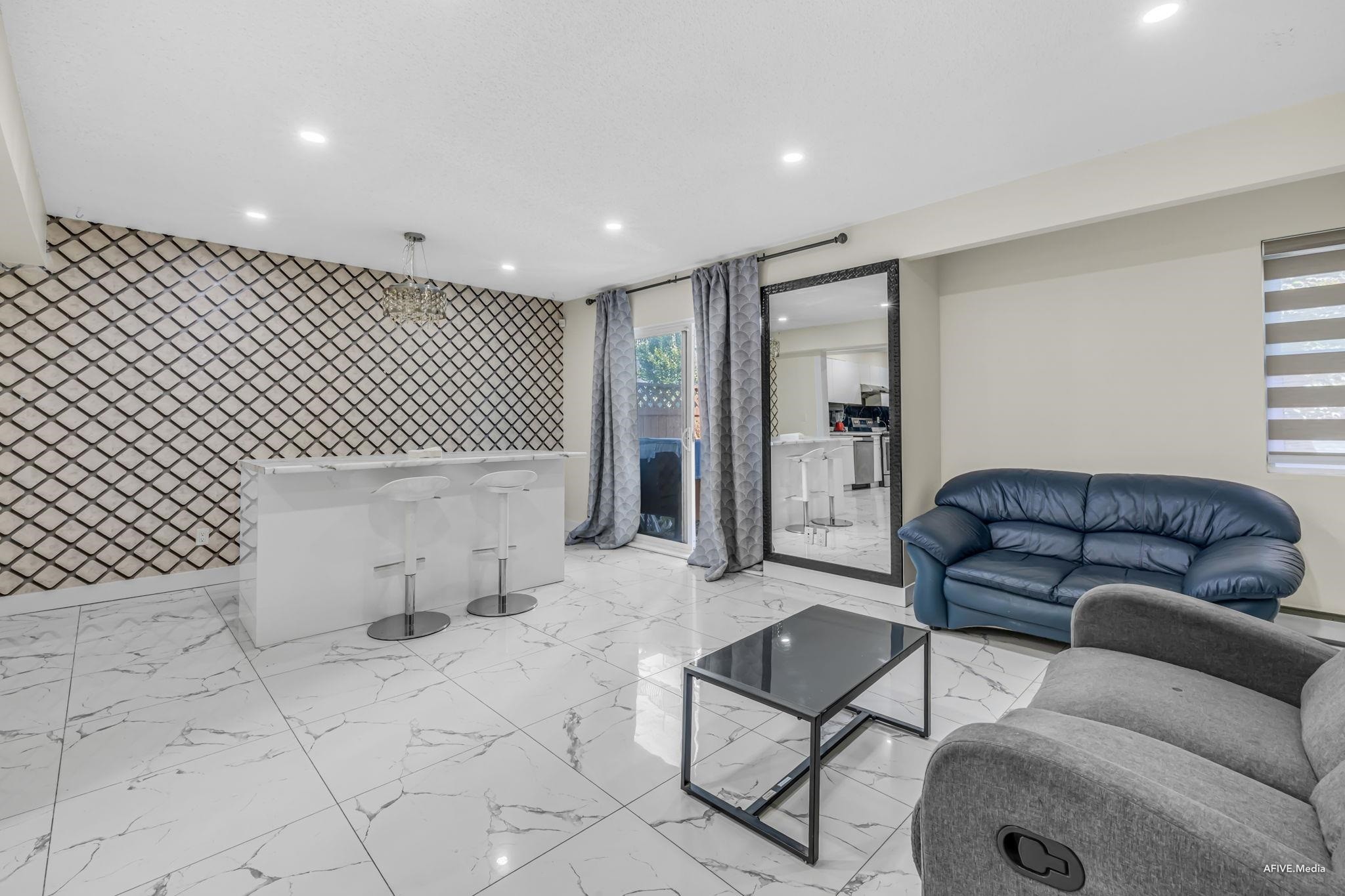 









9955


140

Street, 56,
Surrey,




BC
V3T 4M4

