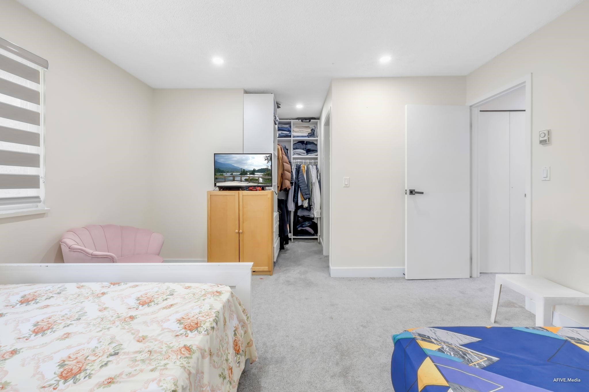









9955


140

Street, 56,
Surrey,




BC
V3T 4M4

