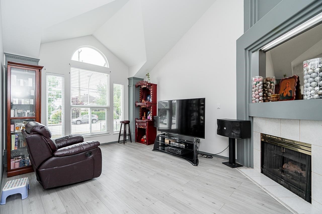 









16089


80

Avenue,
Surrey,




BC
V4N 0X1

