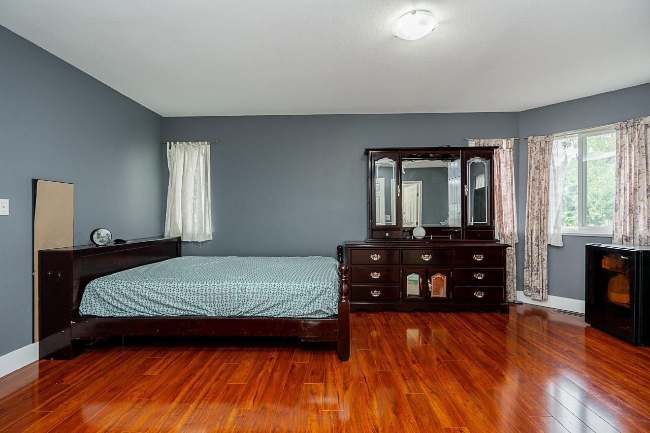 









16089


80

Avenue,
Surrey,




BC
V4N 0X1

