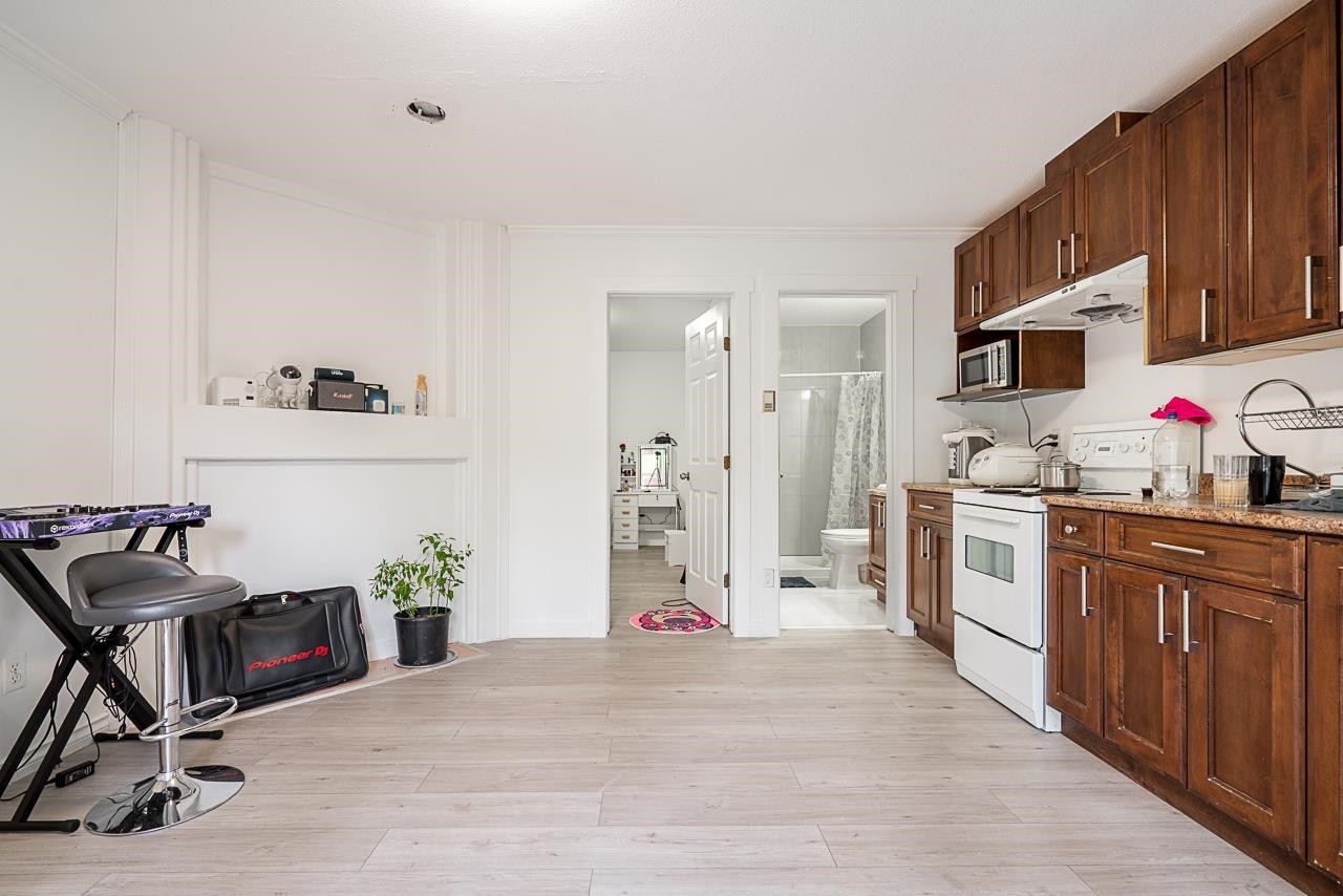 









16089


80

Avenue,
Surrey,




BC
V4N 0X1


