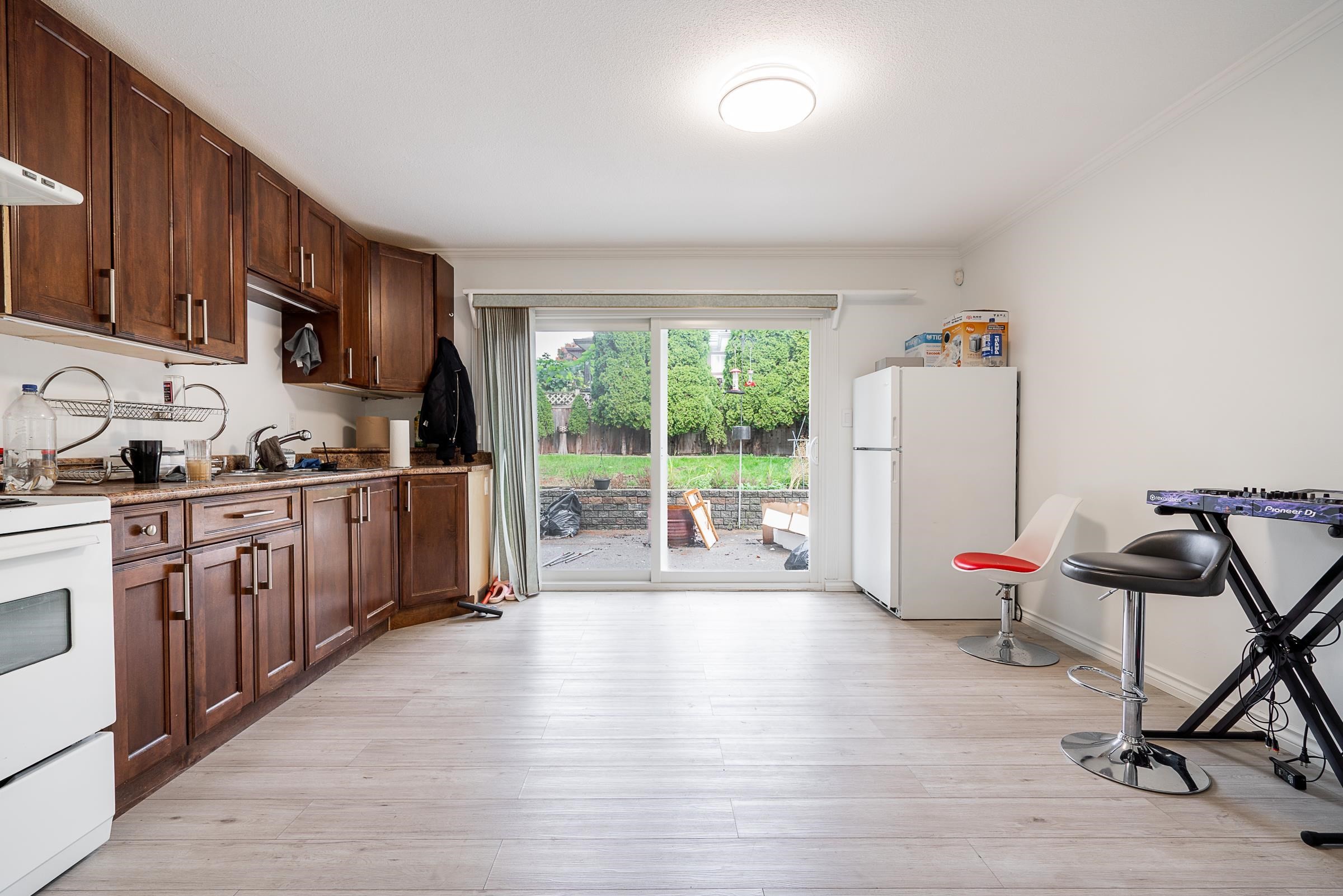 









16089


80

Avenue,
Surrey,




BC
V4N 0X1

