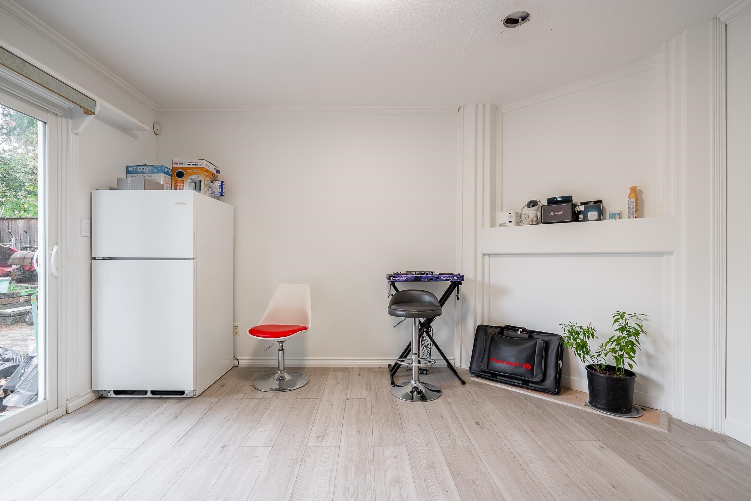 









16089


80

Avenue,
Surrey,




BC
V4N 0X1

