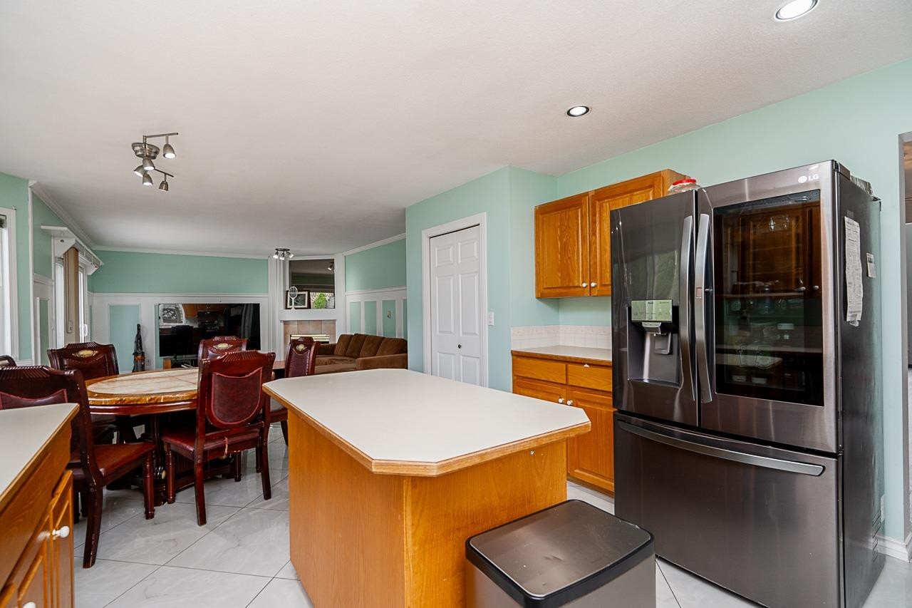 









16089


80

Avenue,
Surrey,




BC
V4N 0X1


