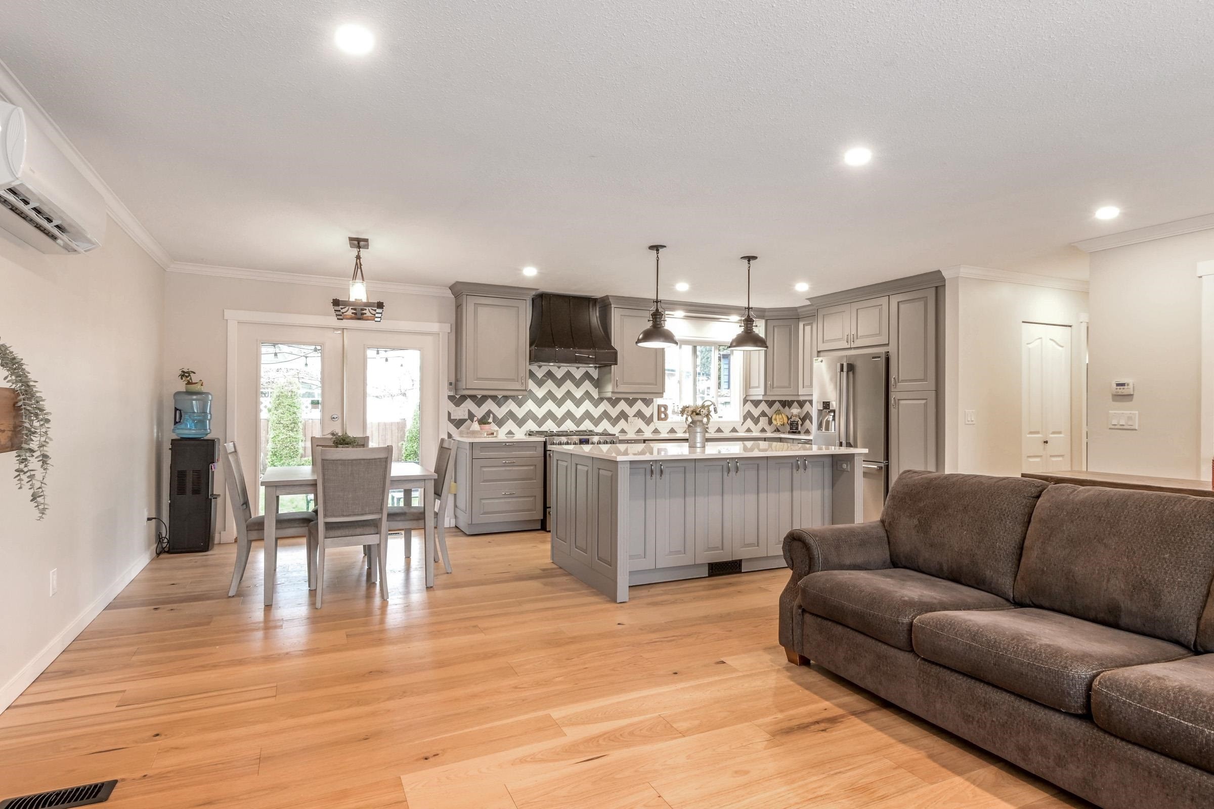 









27192


34

Avenue,
Langley,




BC
V4W 3H4

