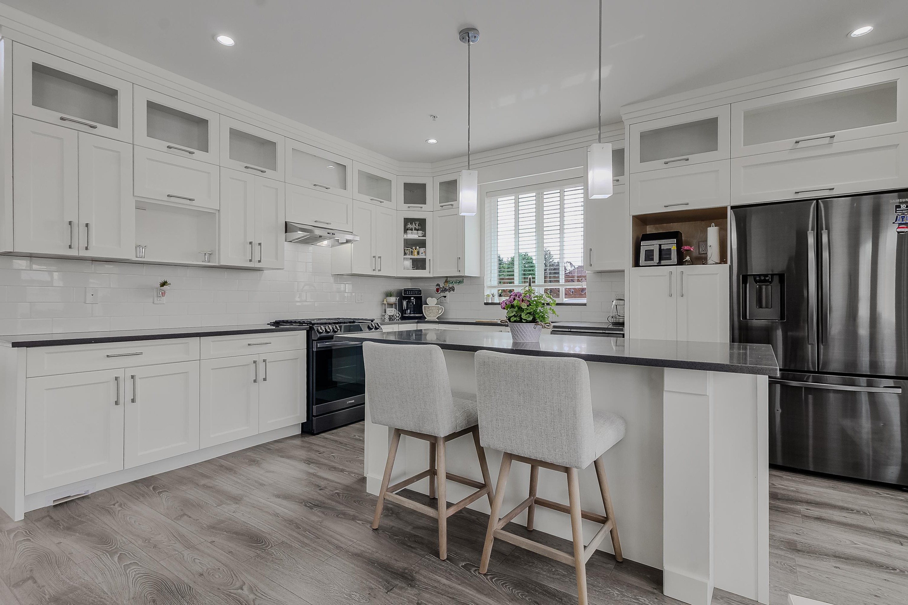 









33123


Benedict

Boulevard,
Mission,




BC
V2V 0H1

