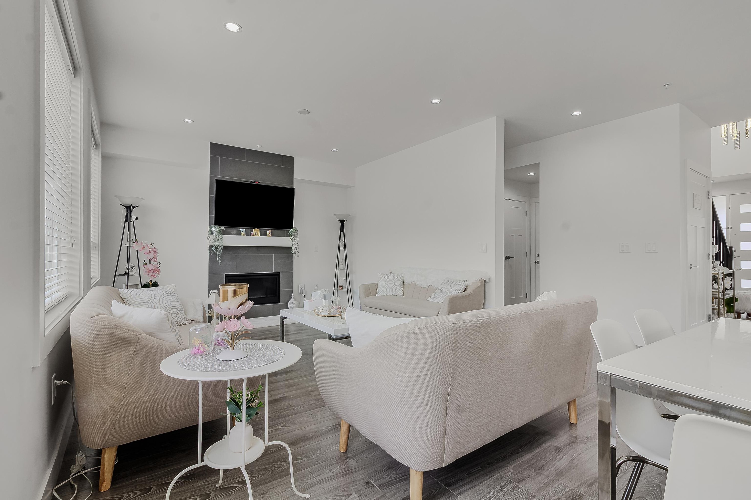 









33123


Benedict

Boulevard,
Mission,




BC
V2V 0H1

