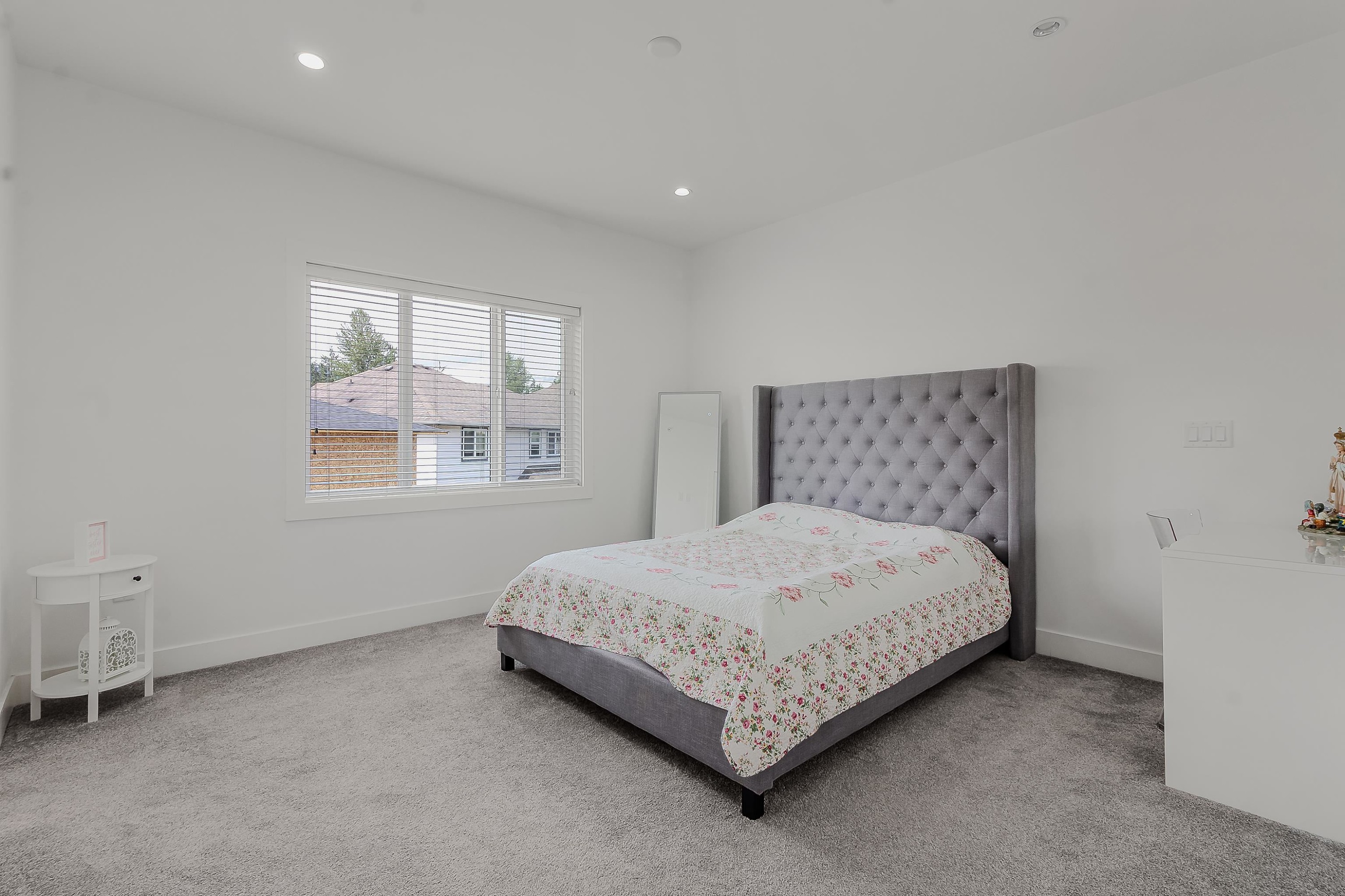 









33123


Benedict

Boulevard,
Mission,




BC
V2V 0H1

