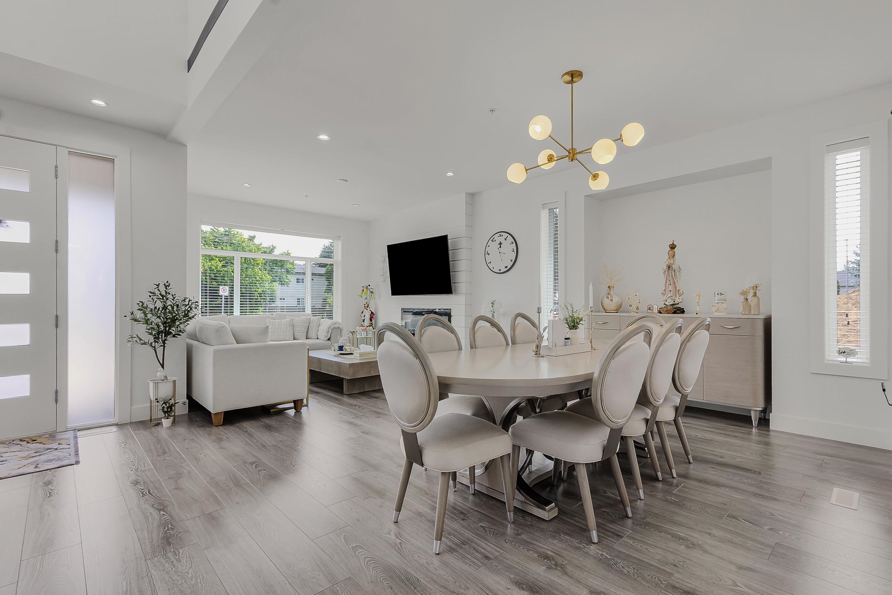 









33123


Benedict

Boulevard,
Mission,




BC
V2V 0H1

