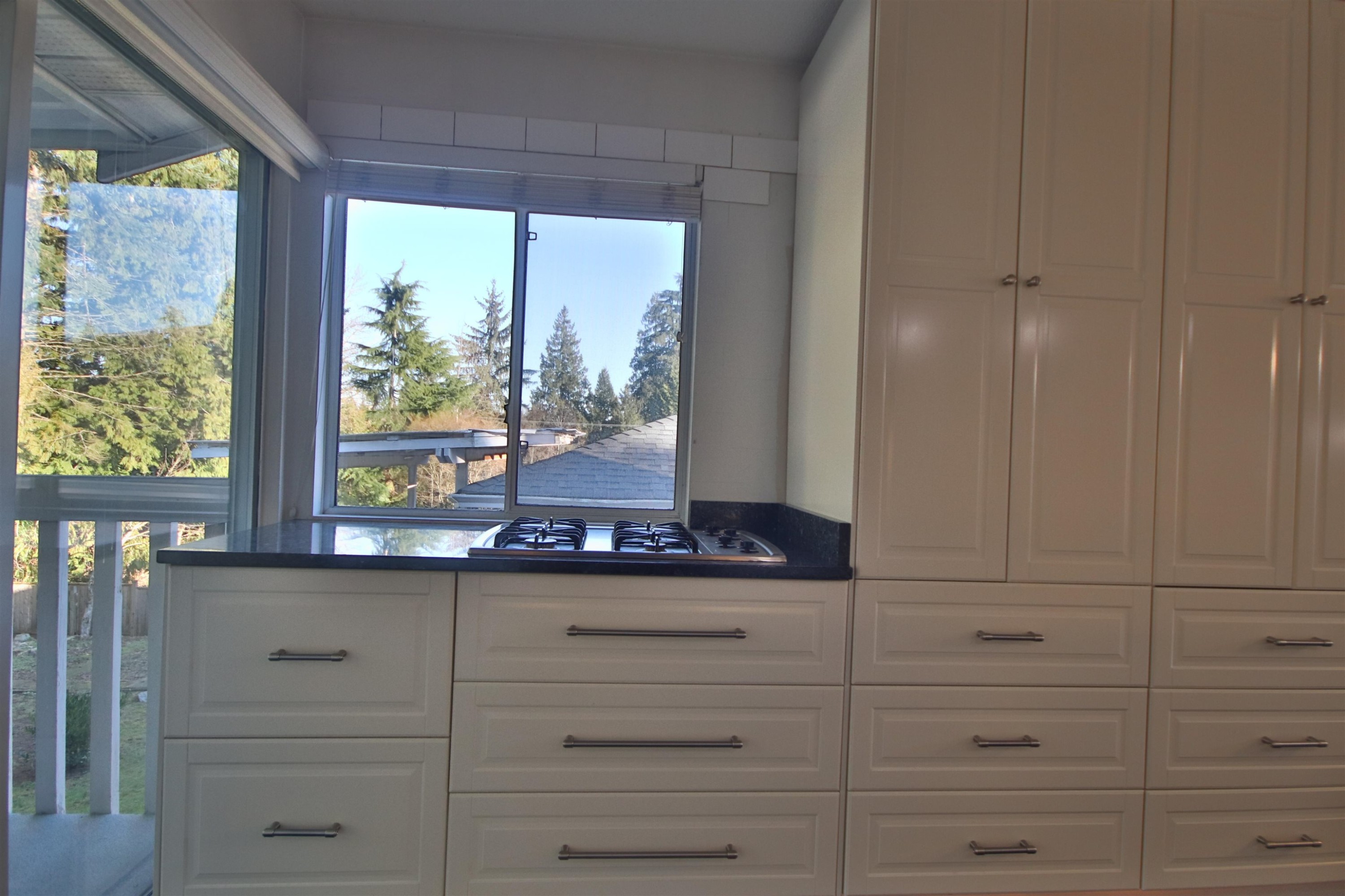 









15971


101a

Avenue,
Surrey,




BC
V4N 2N6

