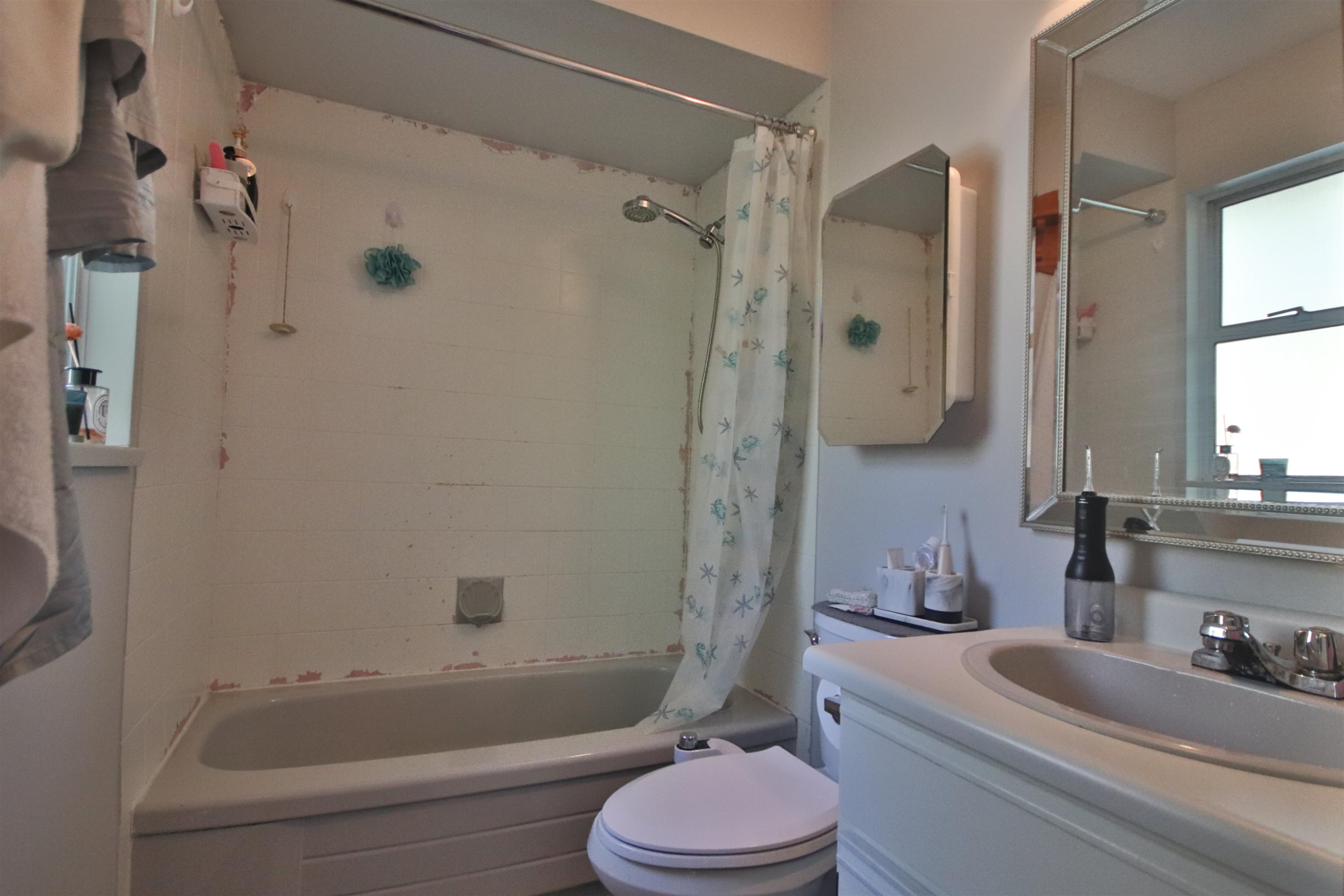









15971


101a

Avenue,
Surrey,




BC
V4N 2N6

