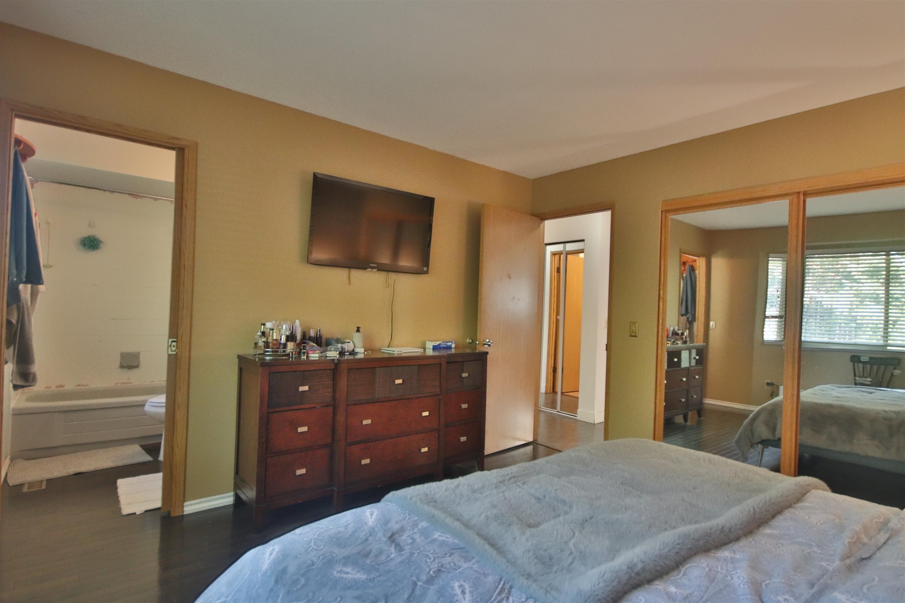 









15971


101a

Avenue,
Surrey,




BC
V4N 2N6

