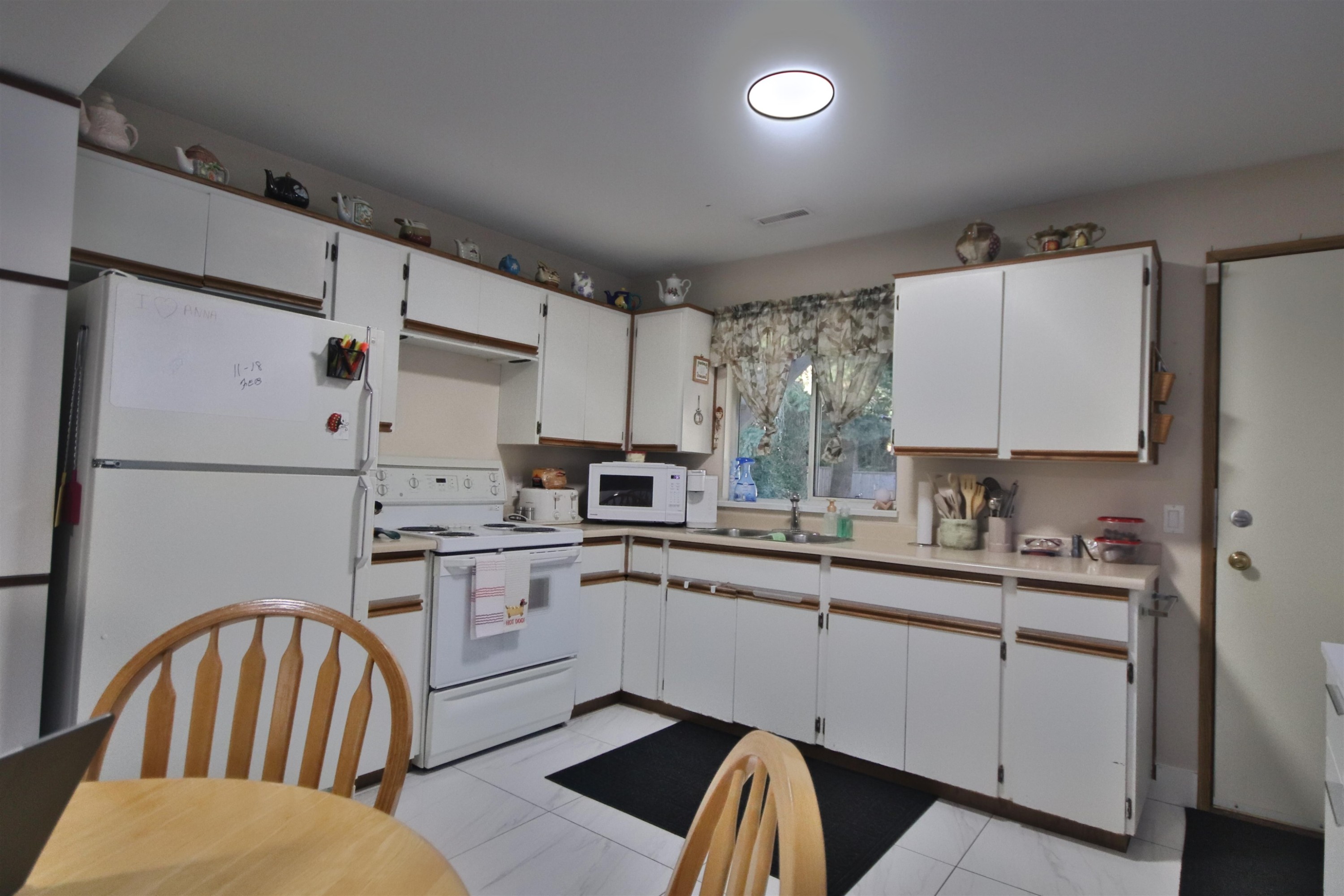 









15971


101a

Avenue,
Surrey,




BC
V4N 2N6

