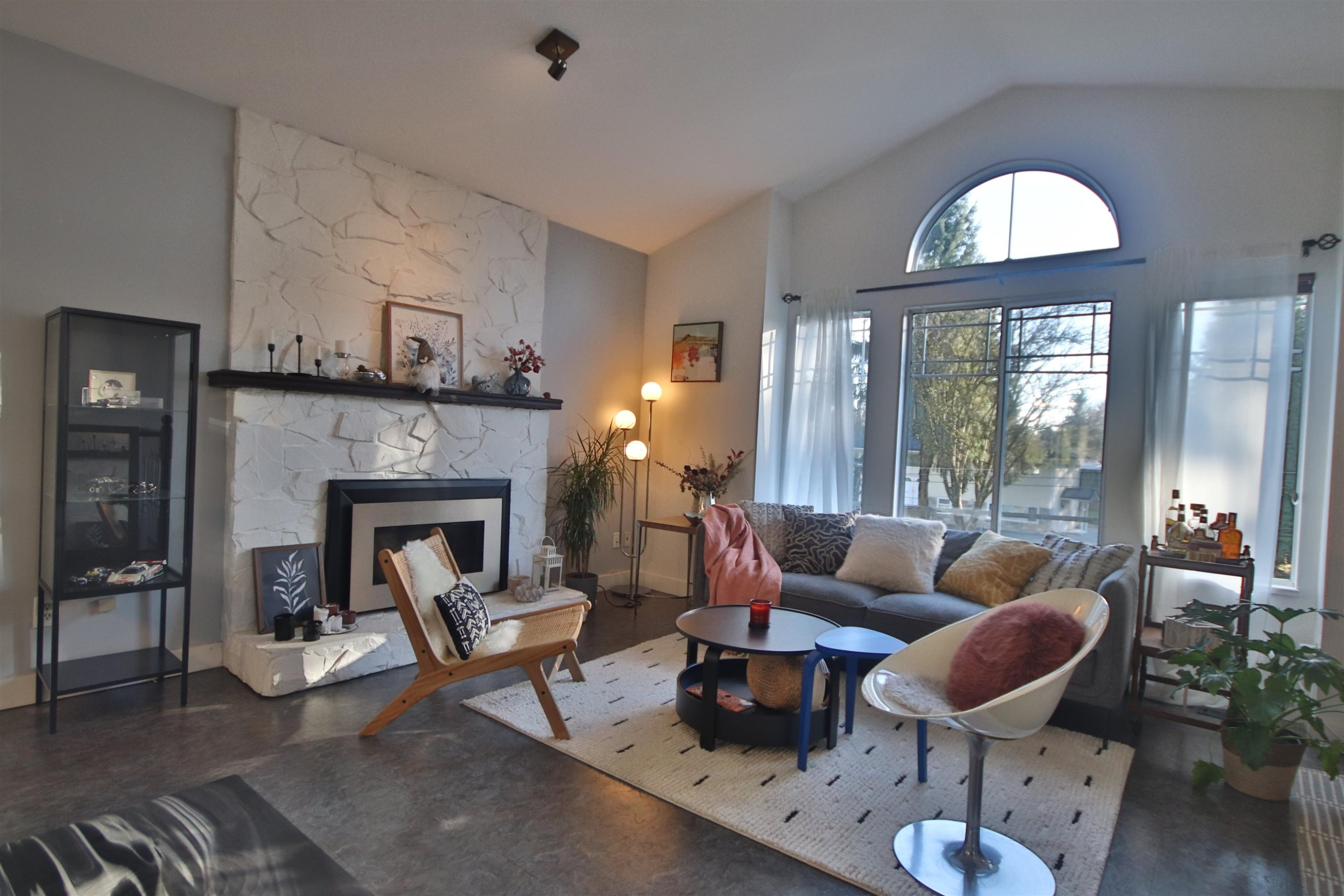 









15971


101a

Avenue,
Surrey,




BC
V4N 2N6

